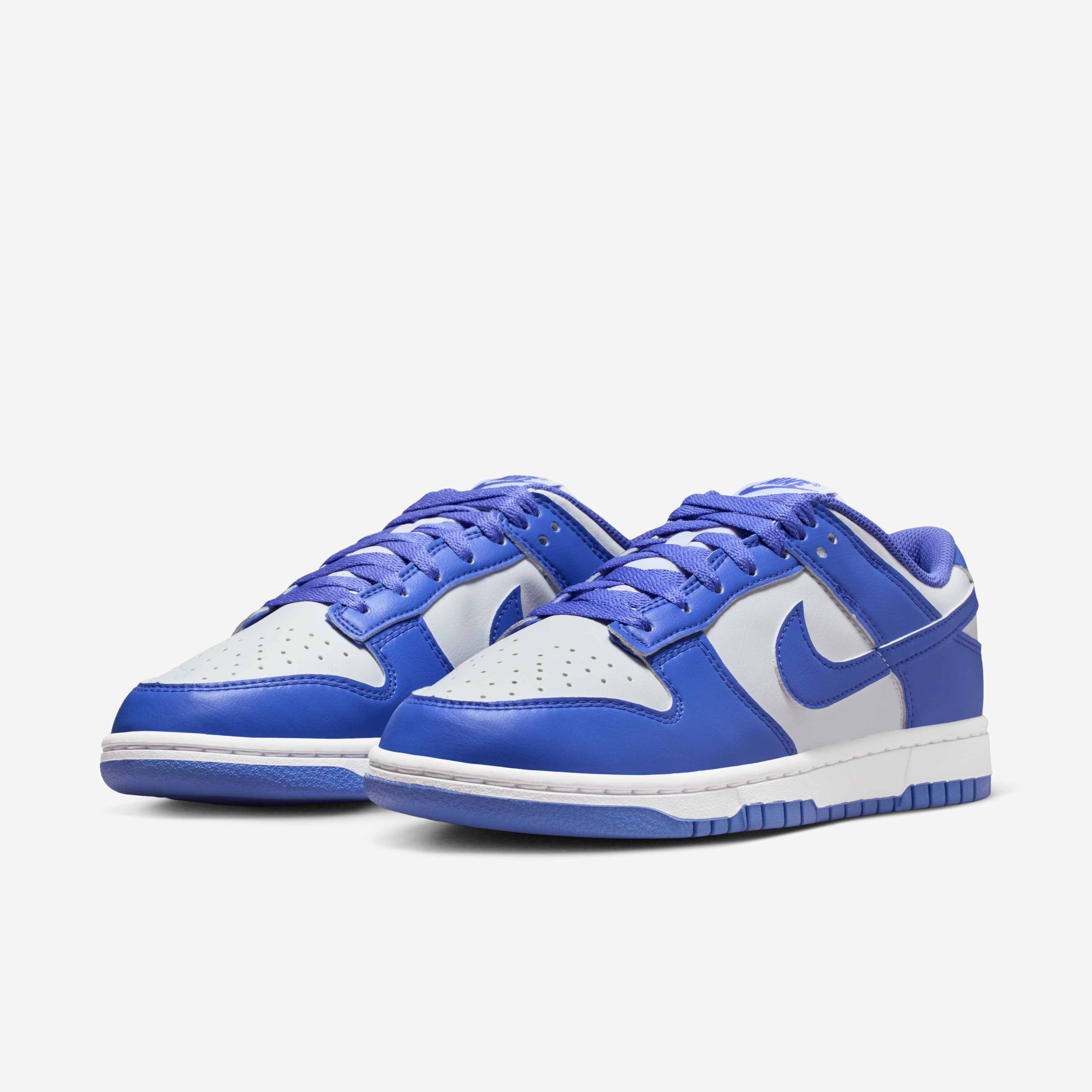 Nike Dunk Low image number 4