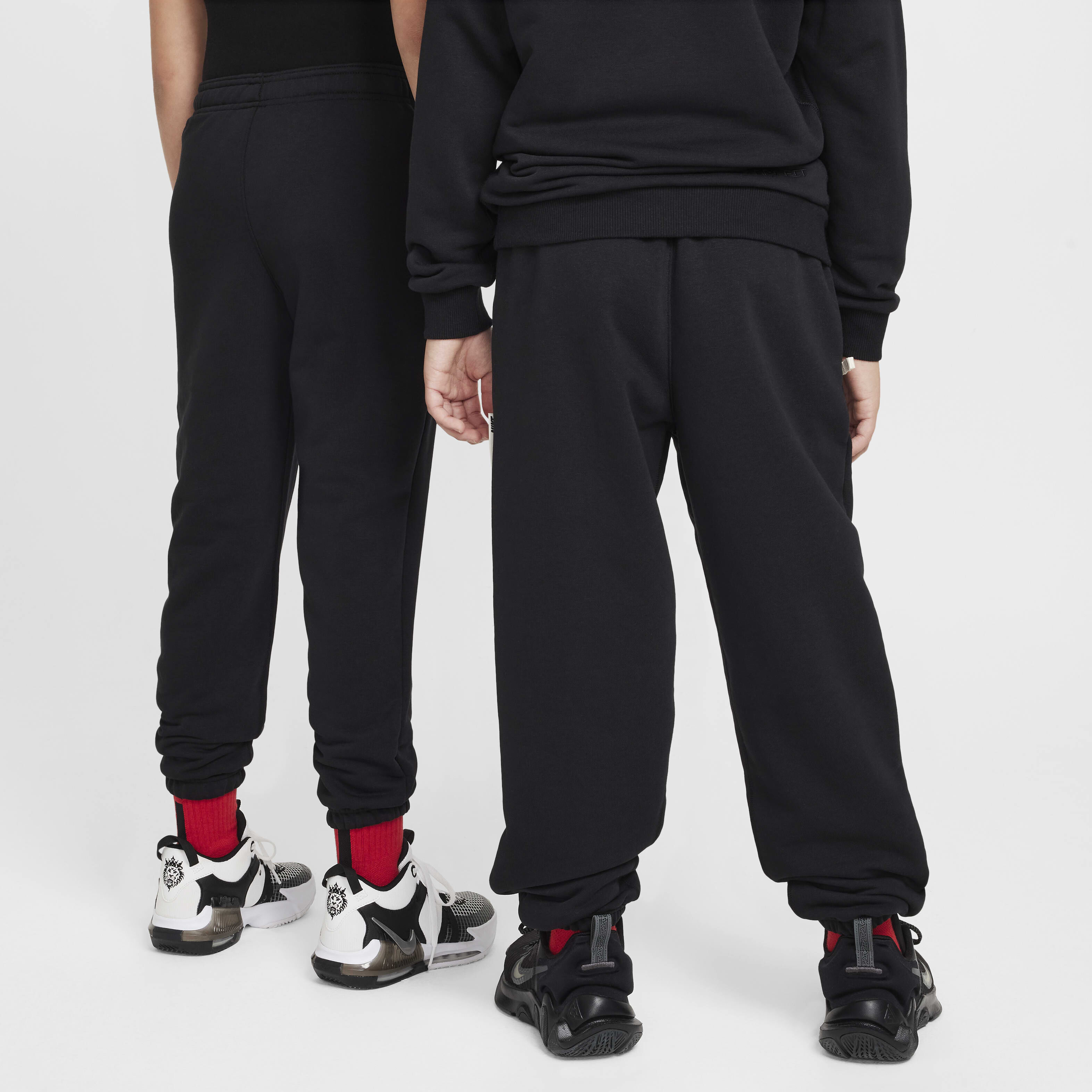 Nike Standard Issue image number 1