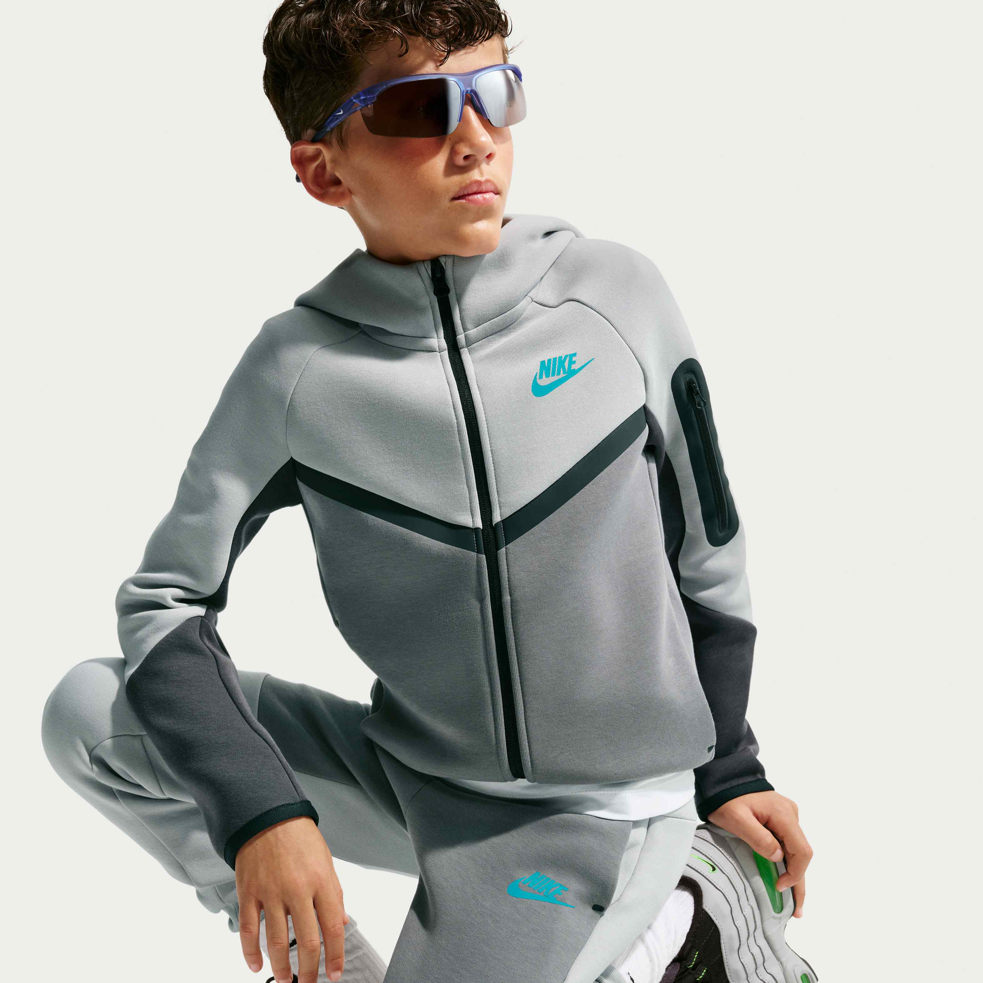نايكي سبورتسوير تك فليس image number 3