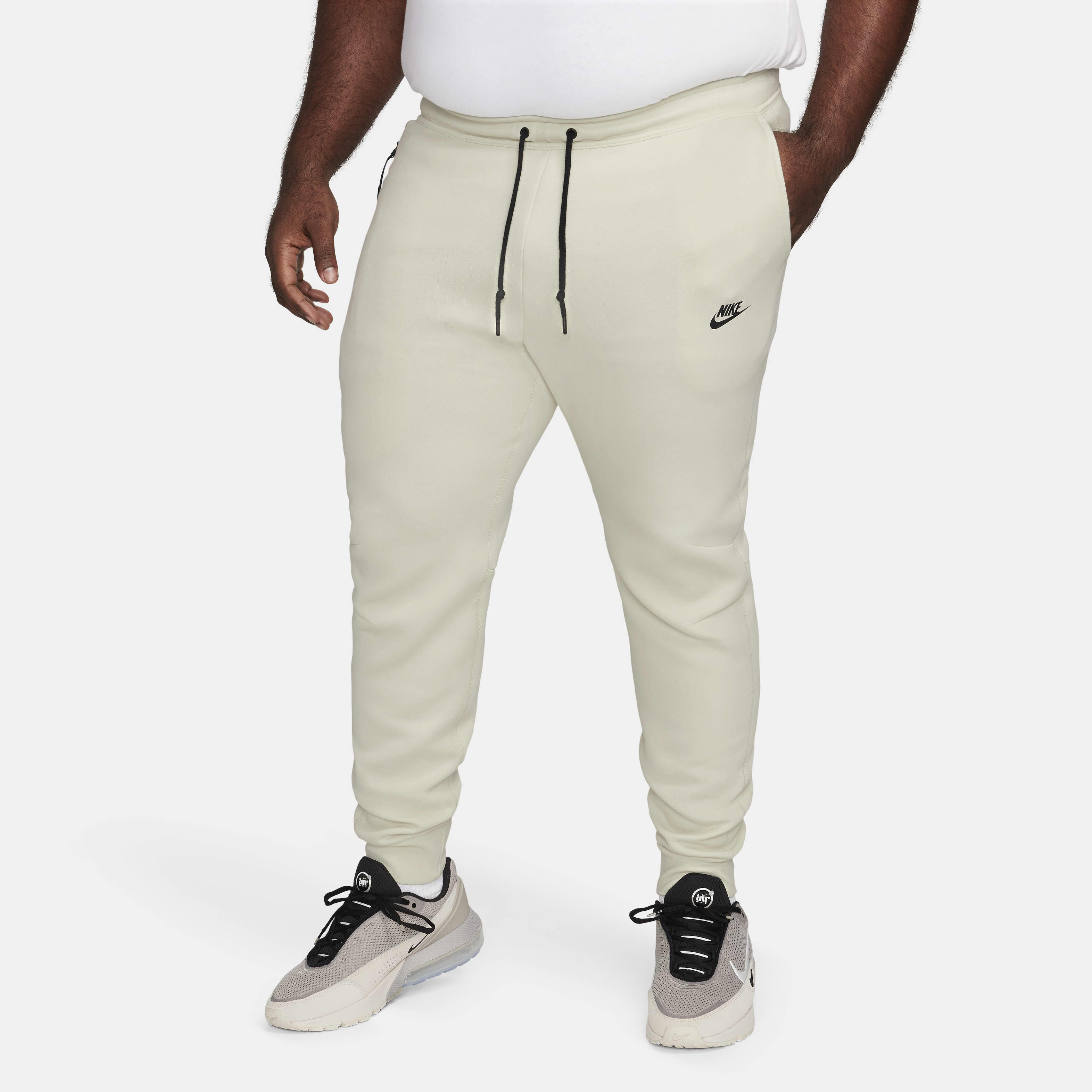 Buy Nike Sportswear Tech Fleece Men s Joggers Nike Qatar Official