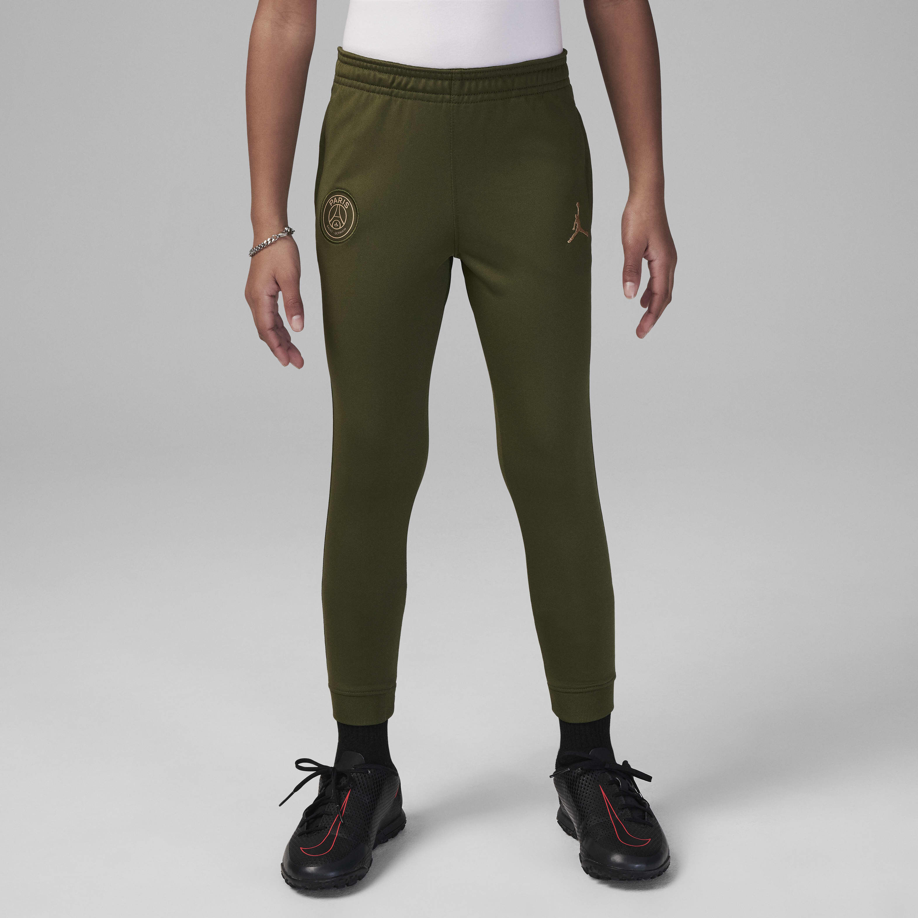 Paris Saint-Germain Strike Fourth image number 6