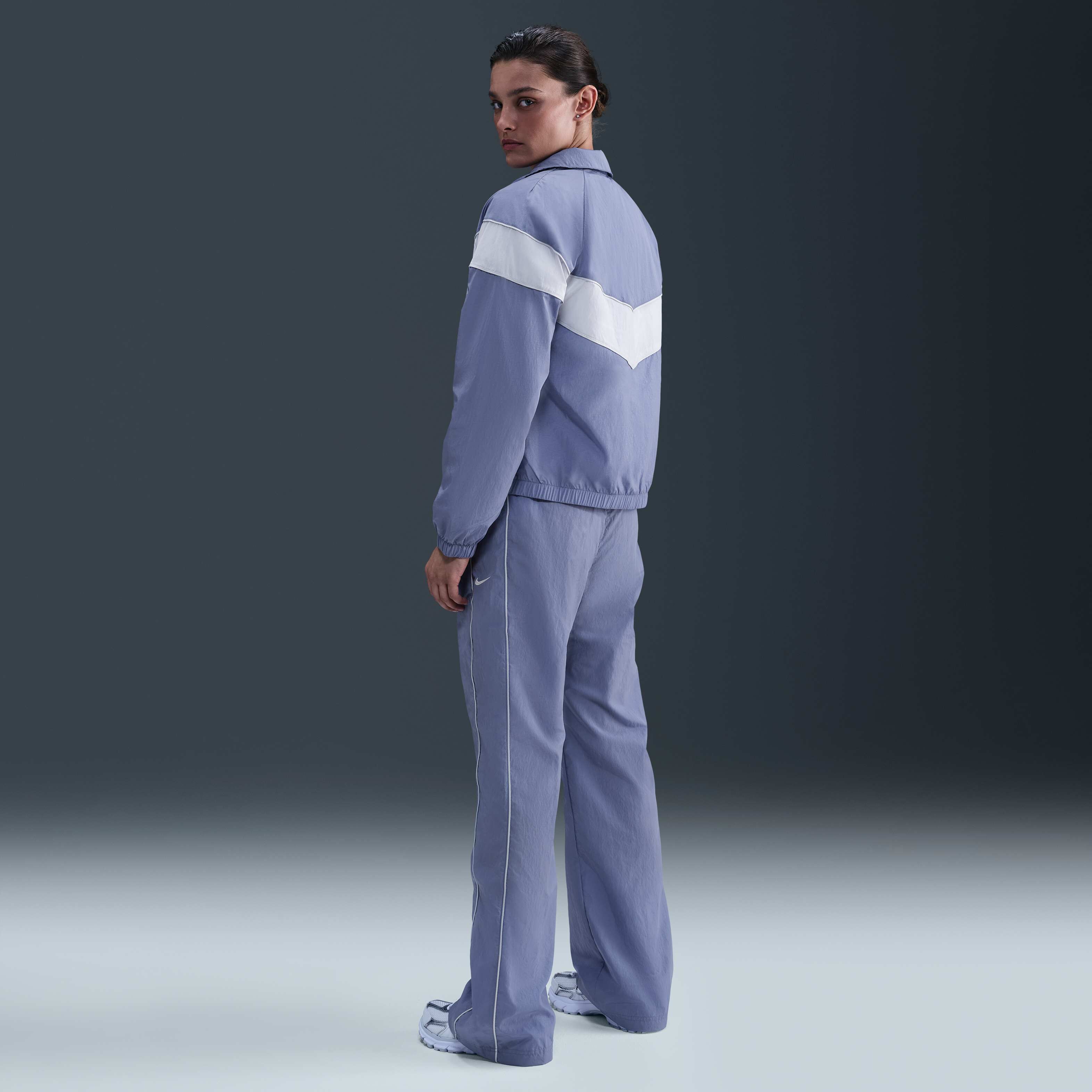 Nike Windrunner image number 4