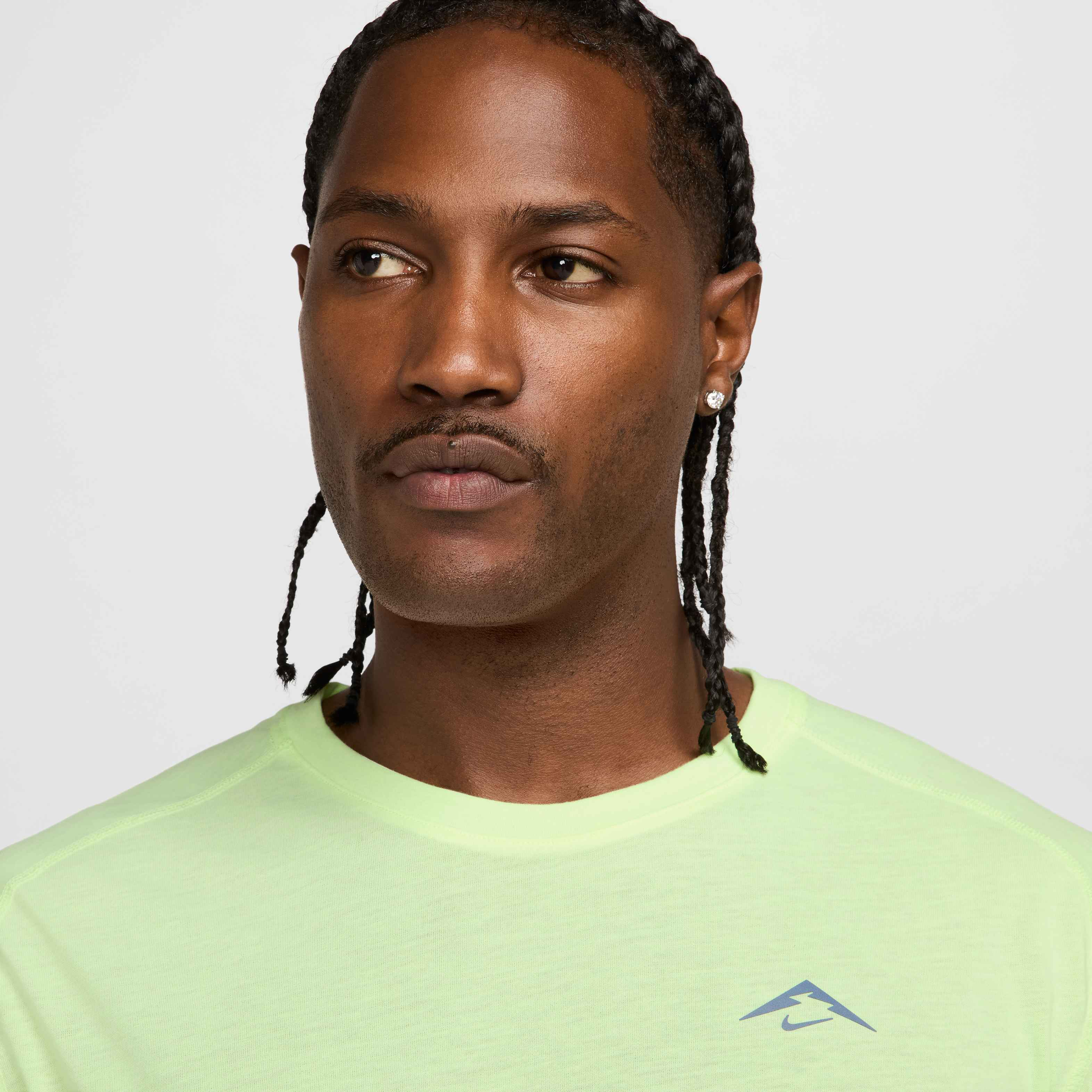 نايكي سولار تشيس image number 2