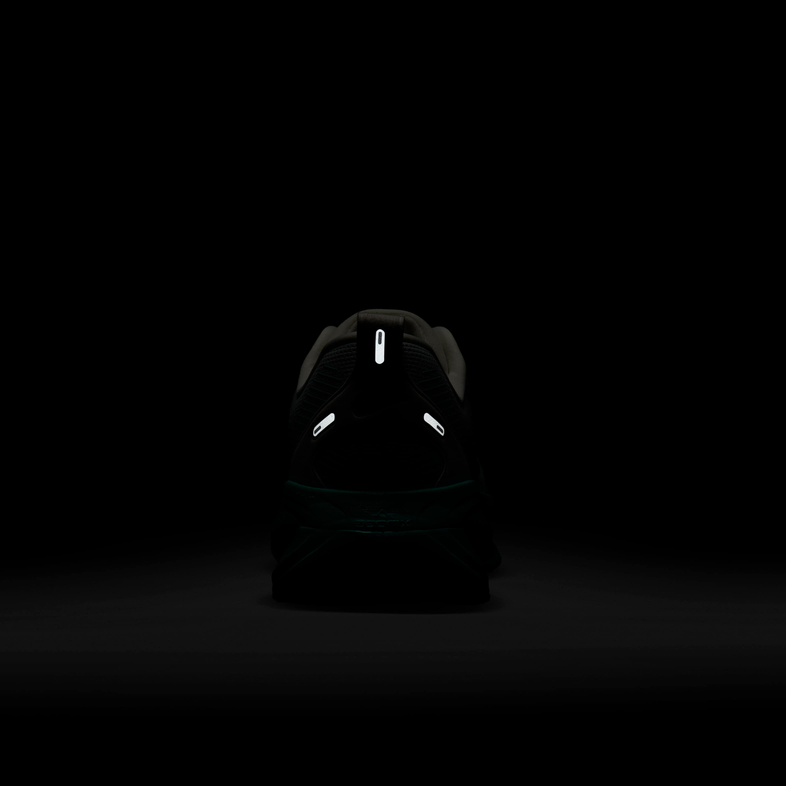 Nike Vomero 18 image number 8