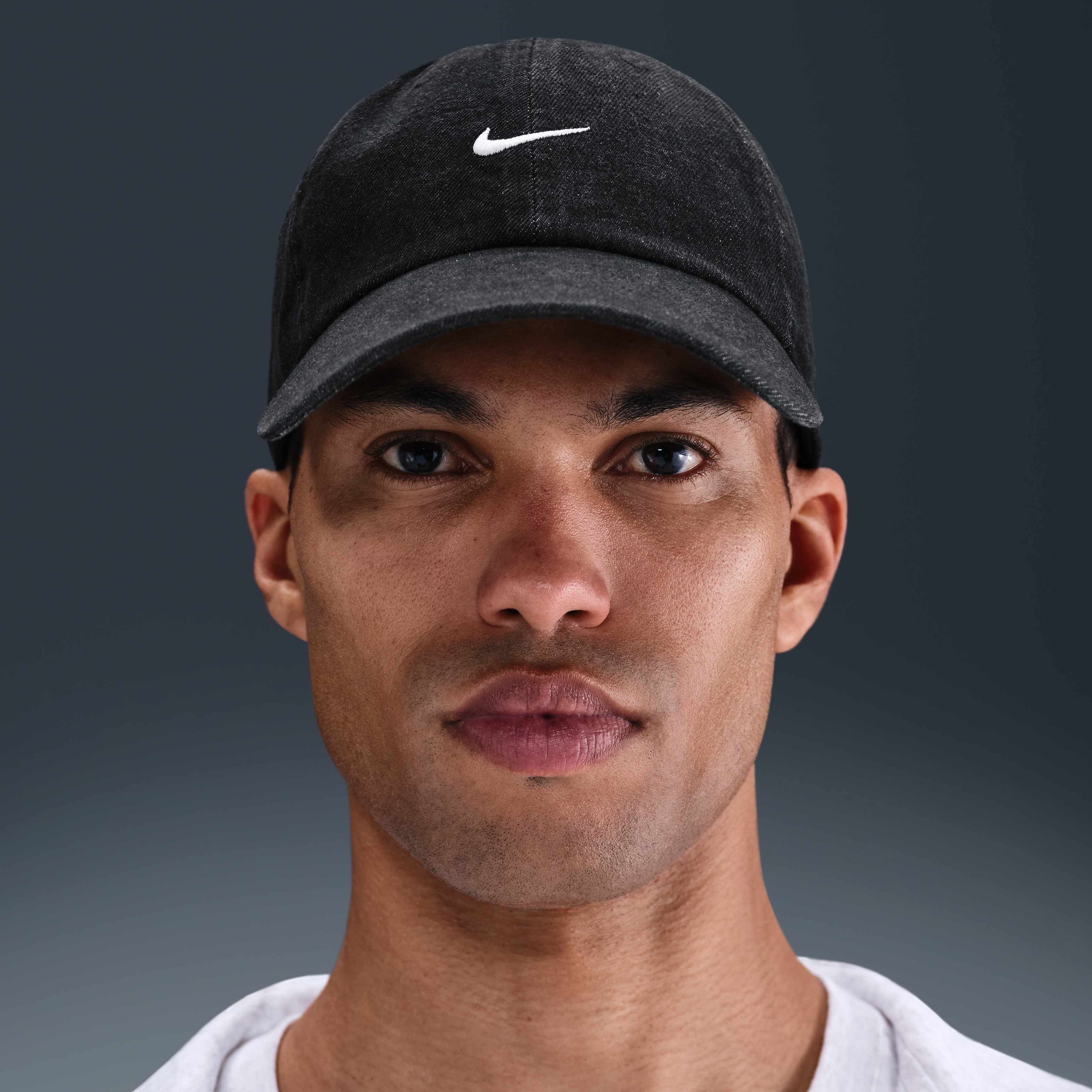 Nike Club image number 2