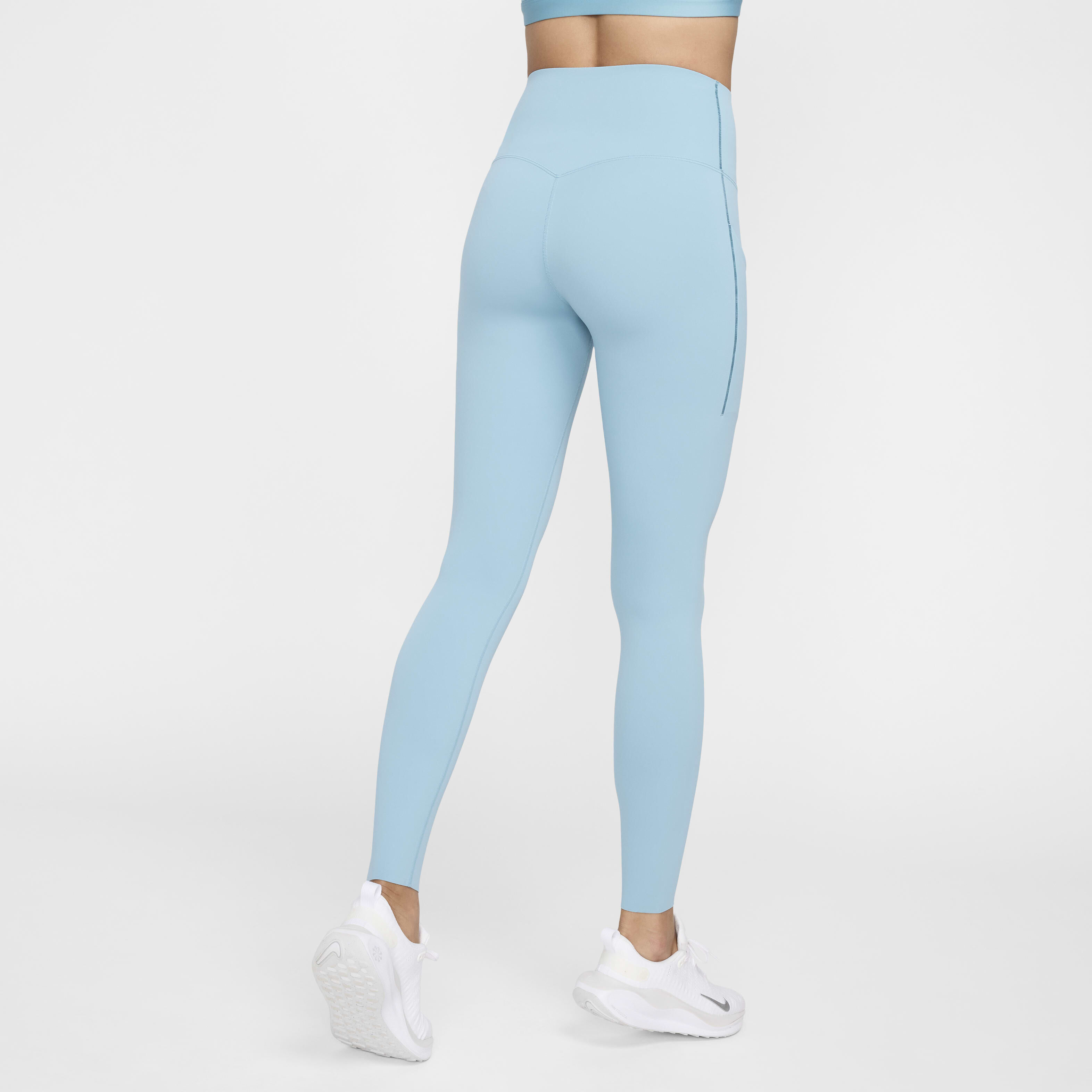 نايكي يونيفيرسا image number 1