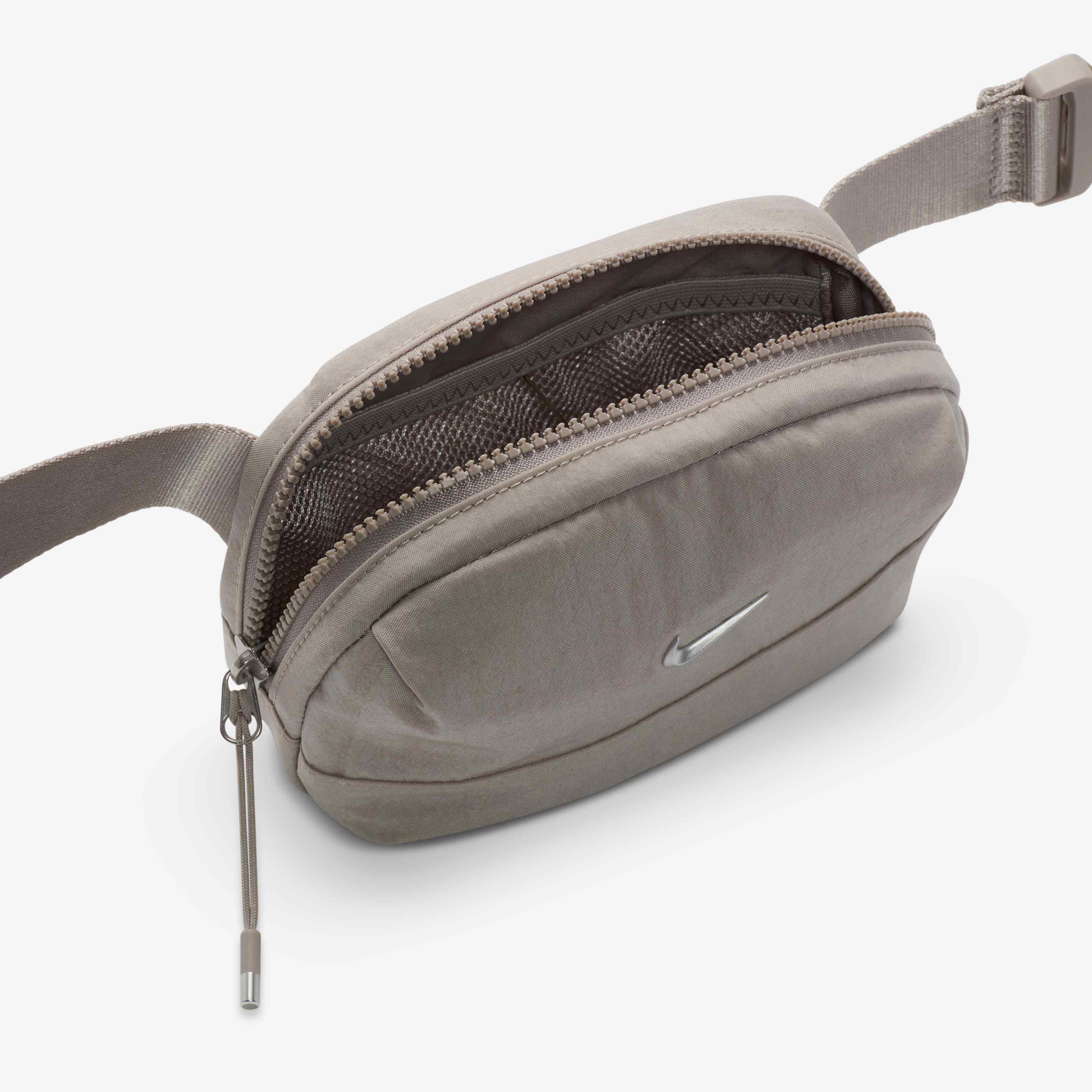 نايكي أورا image number 3