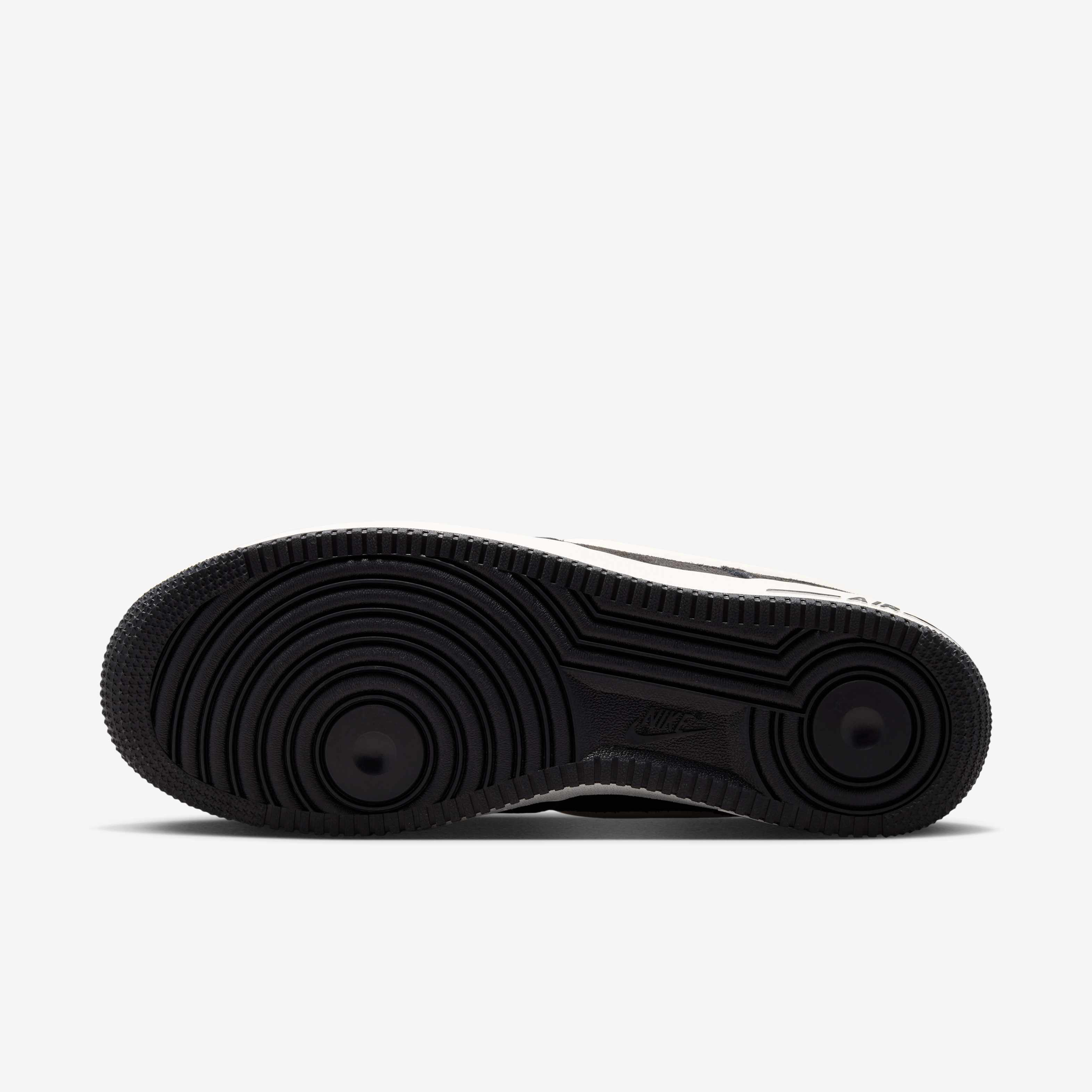 Nike Air Force 1 '07 LV8 image number 1