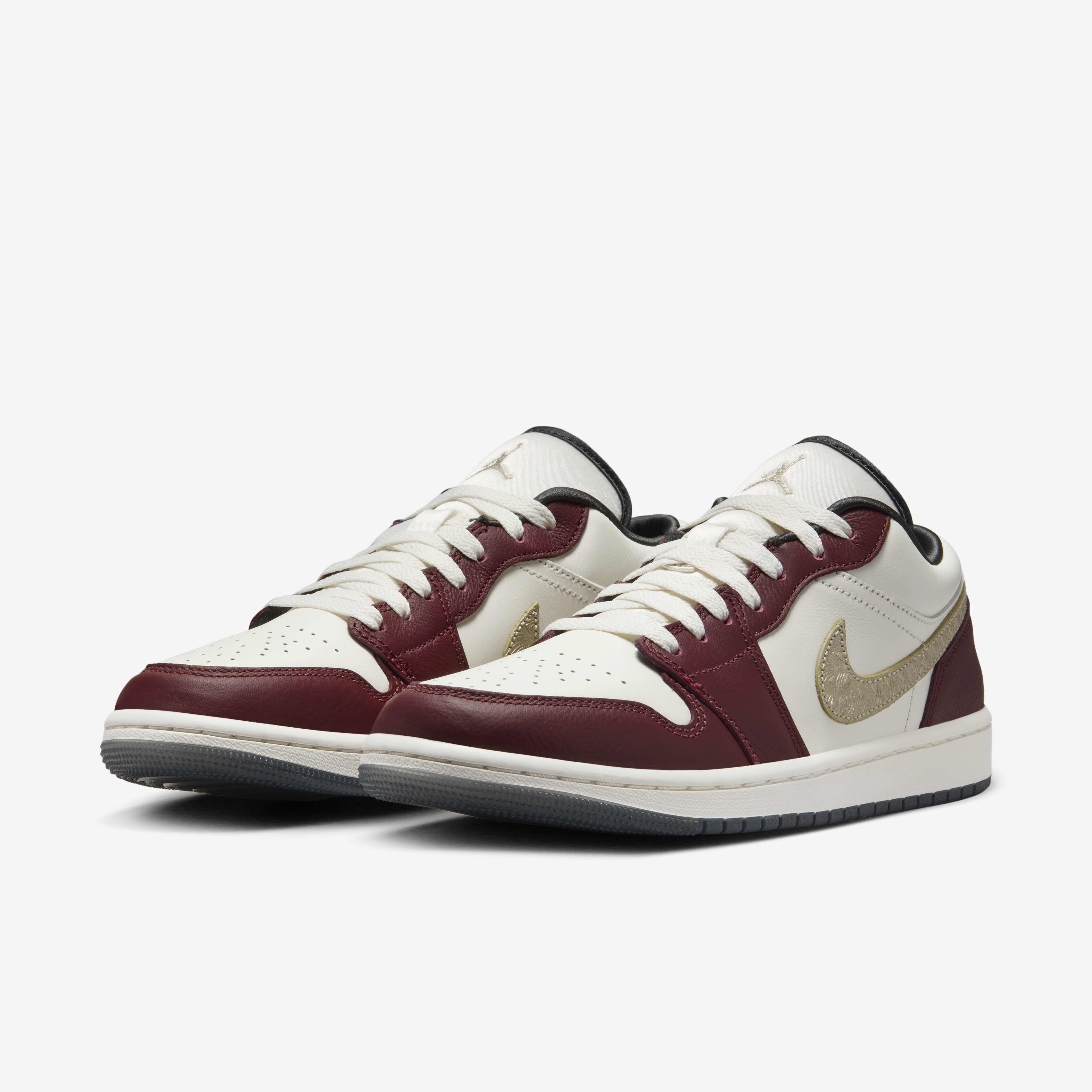 Air Jordan 1 Low SE Lunar New Year image number 4