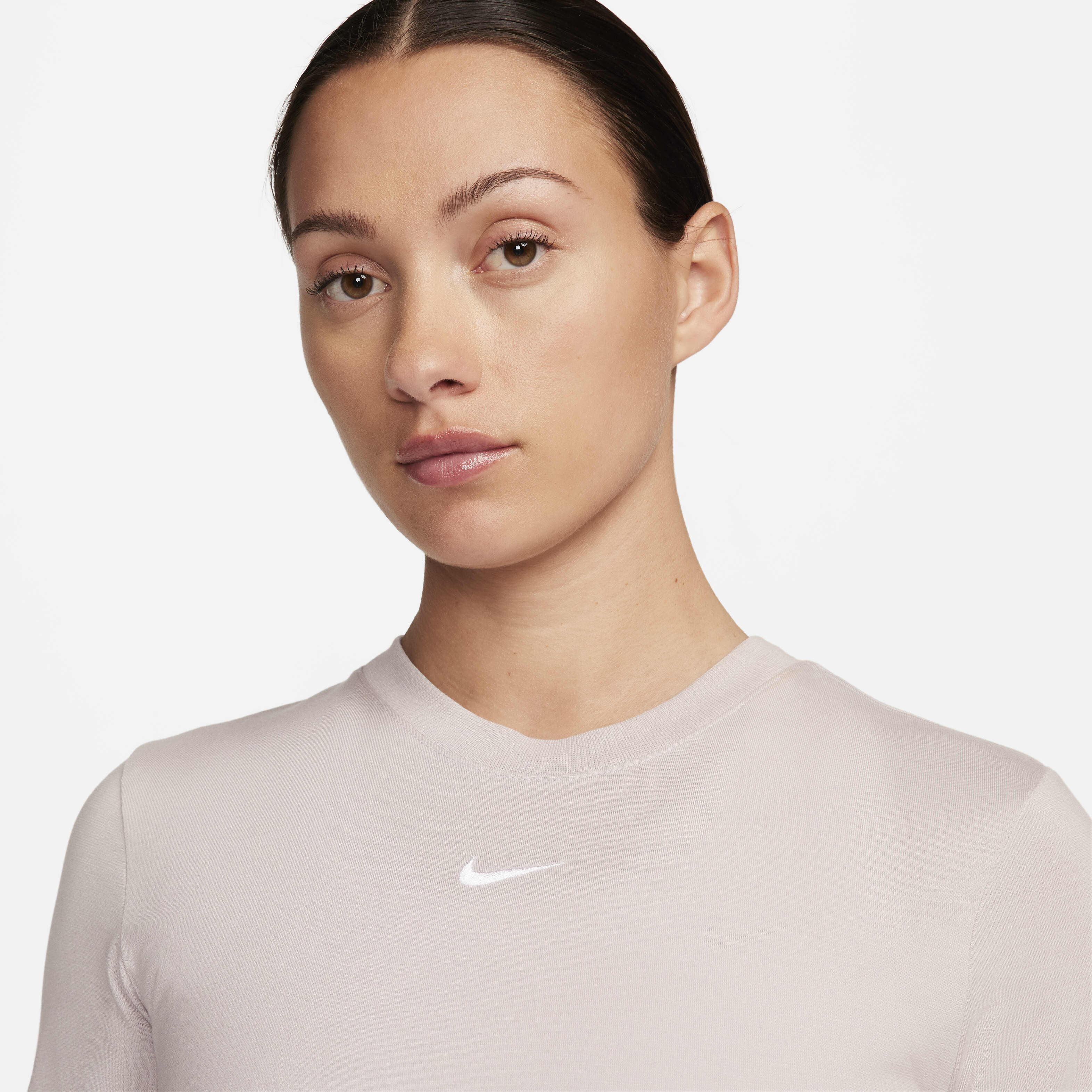 Nike Sportswear Essential image number 2