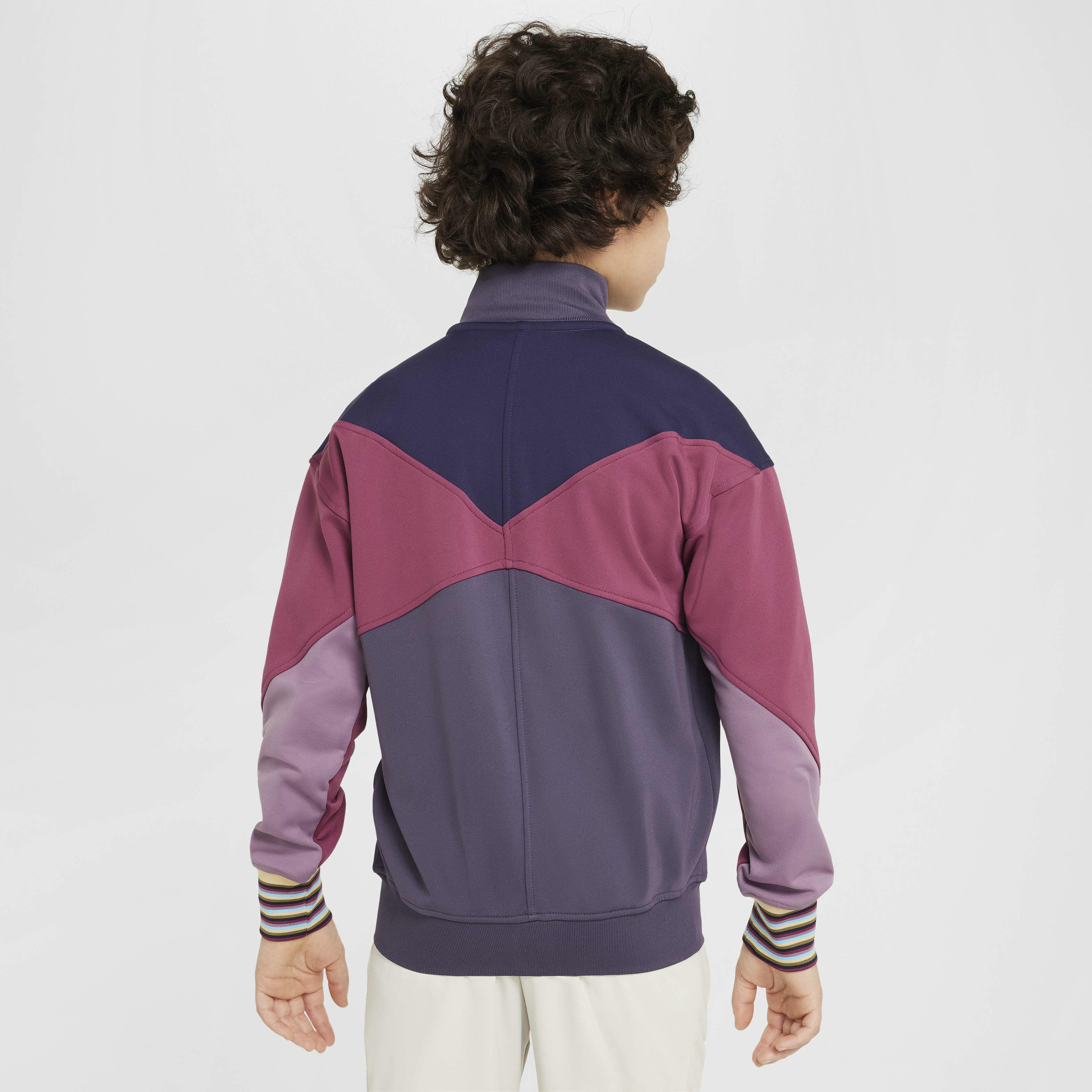 إنجلترا أكاديمي برو أواي image number 1