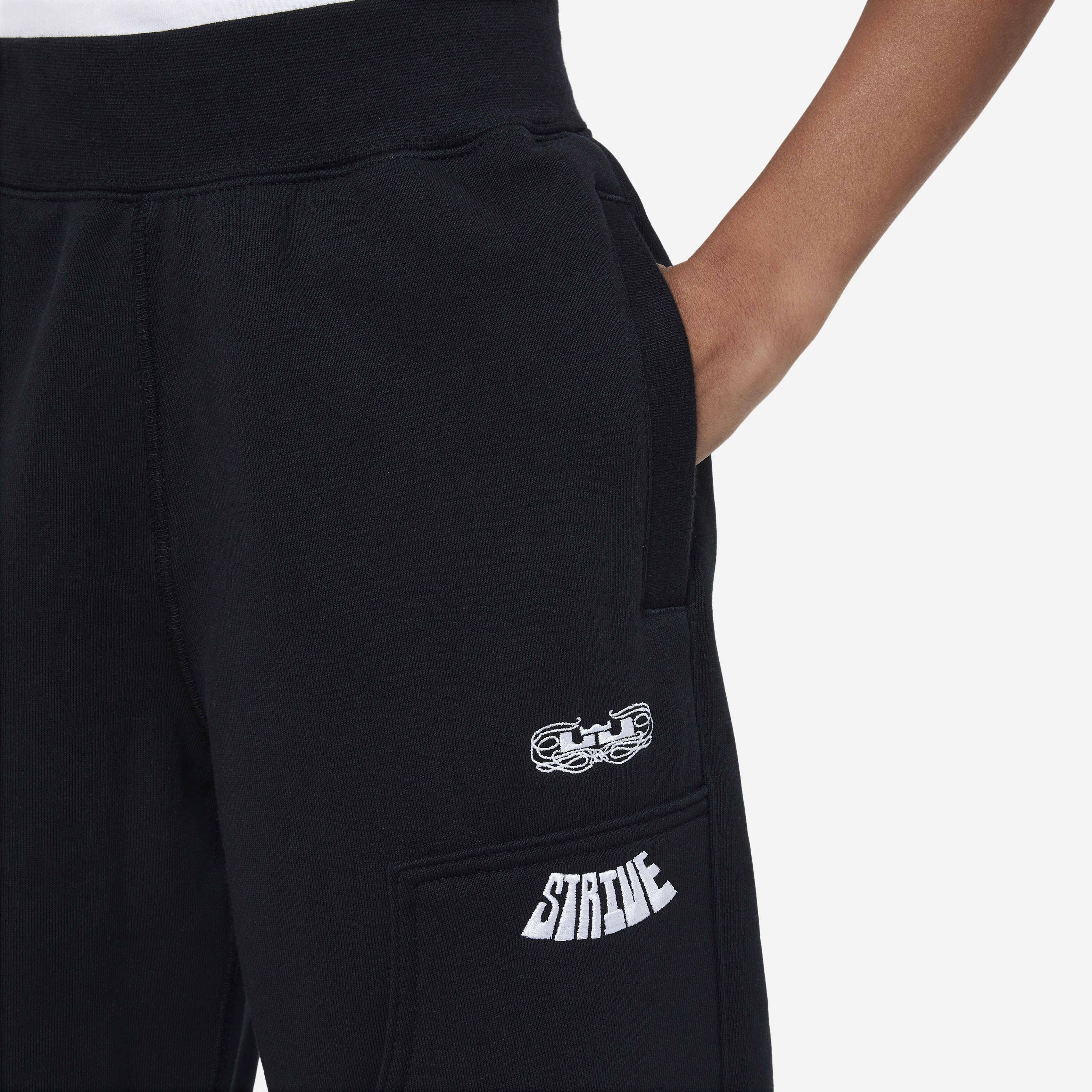 LeBron image number 3