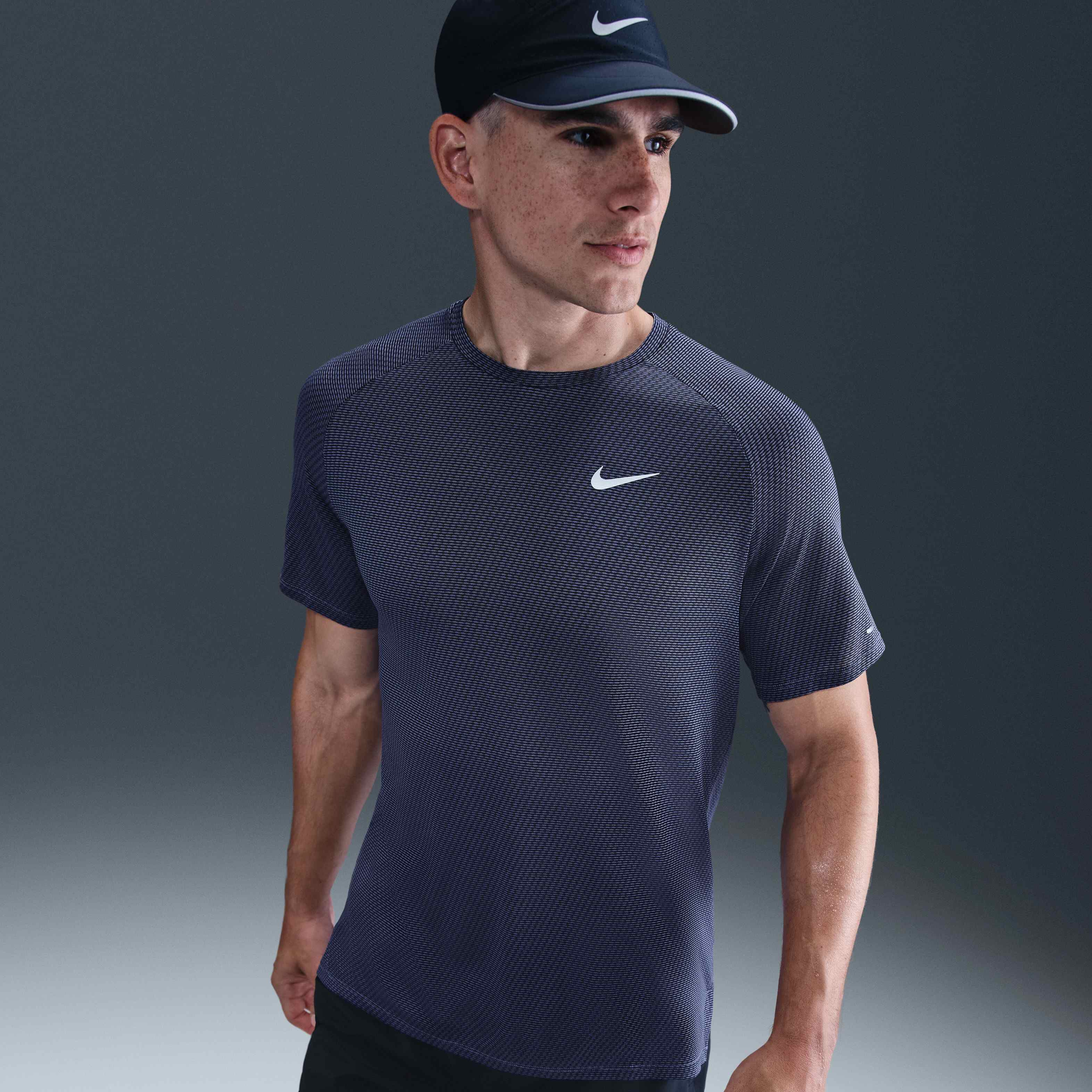 Nike Stride image number 0