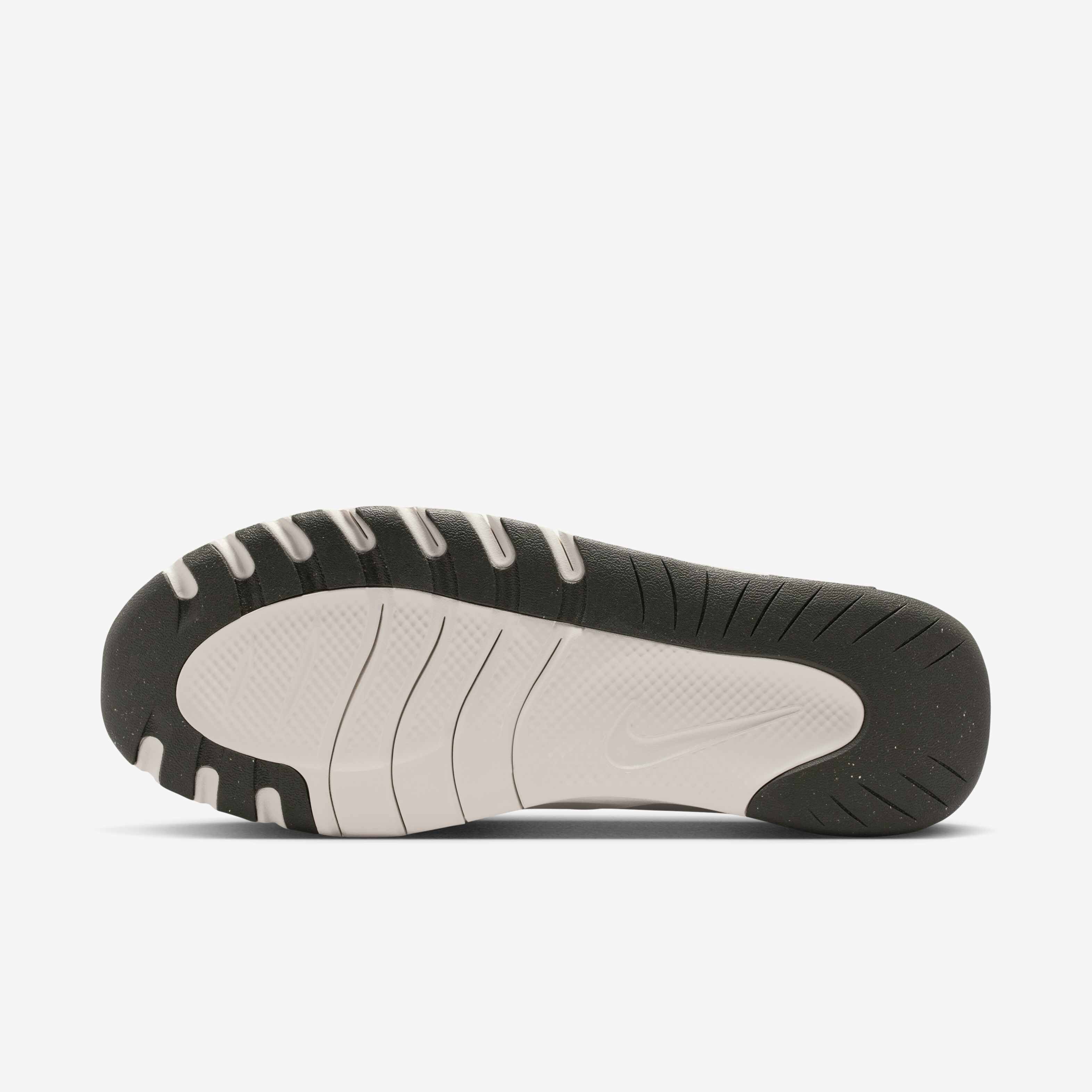 Nike Flex Train image number 1