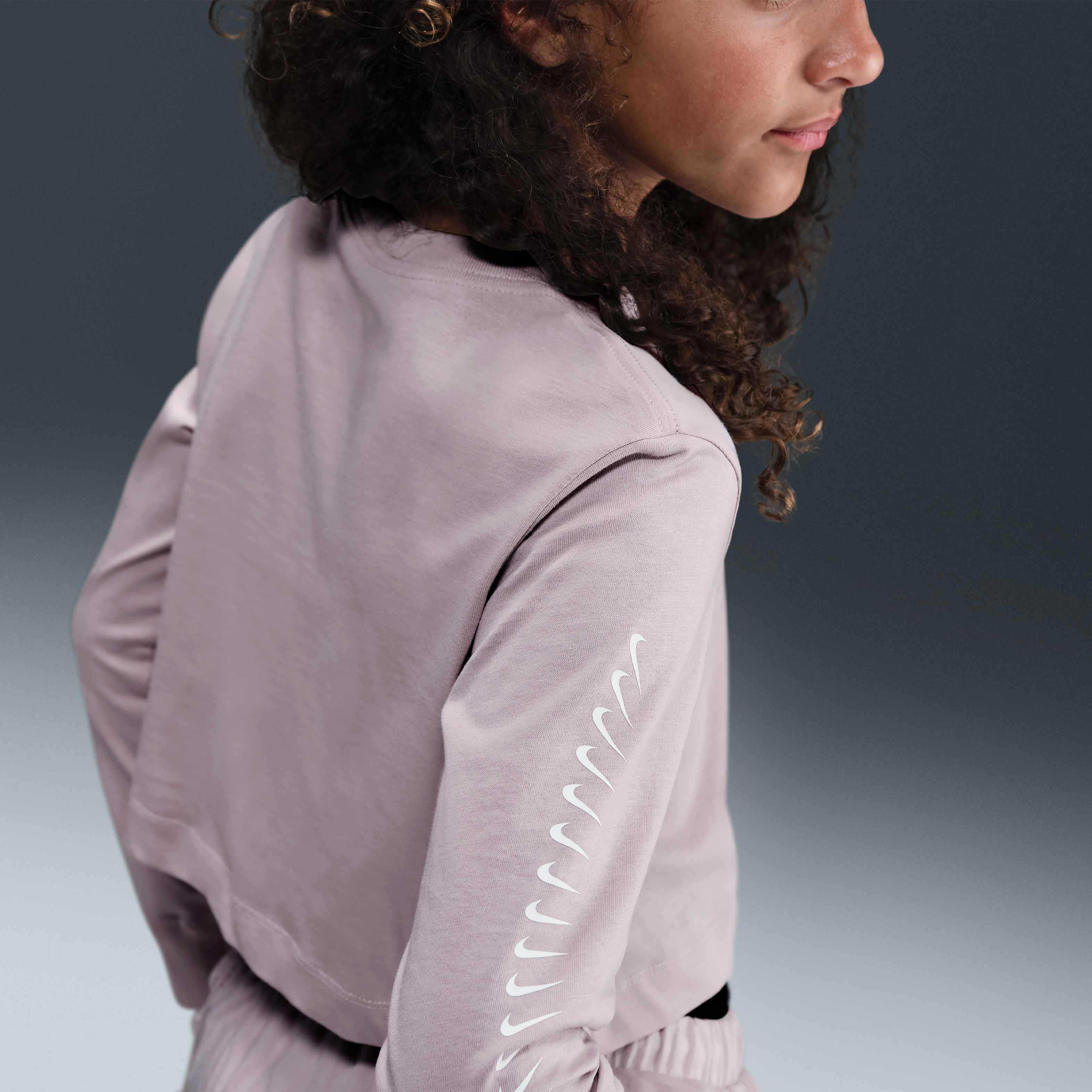 نايكي سبورتسوير image number 1