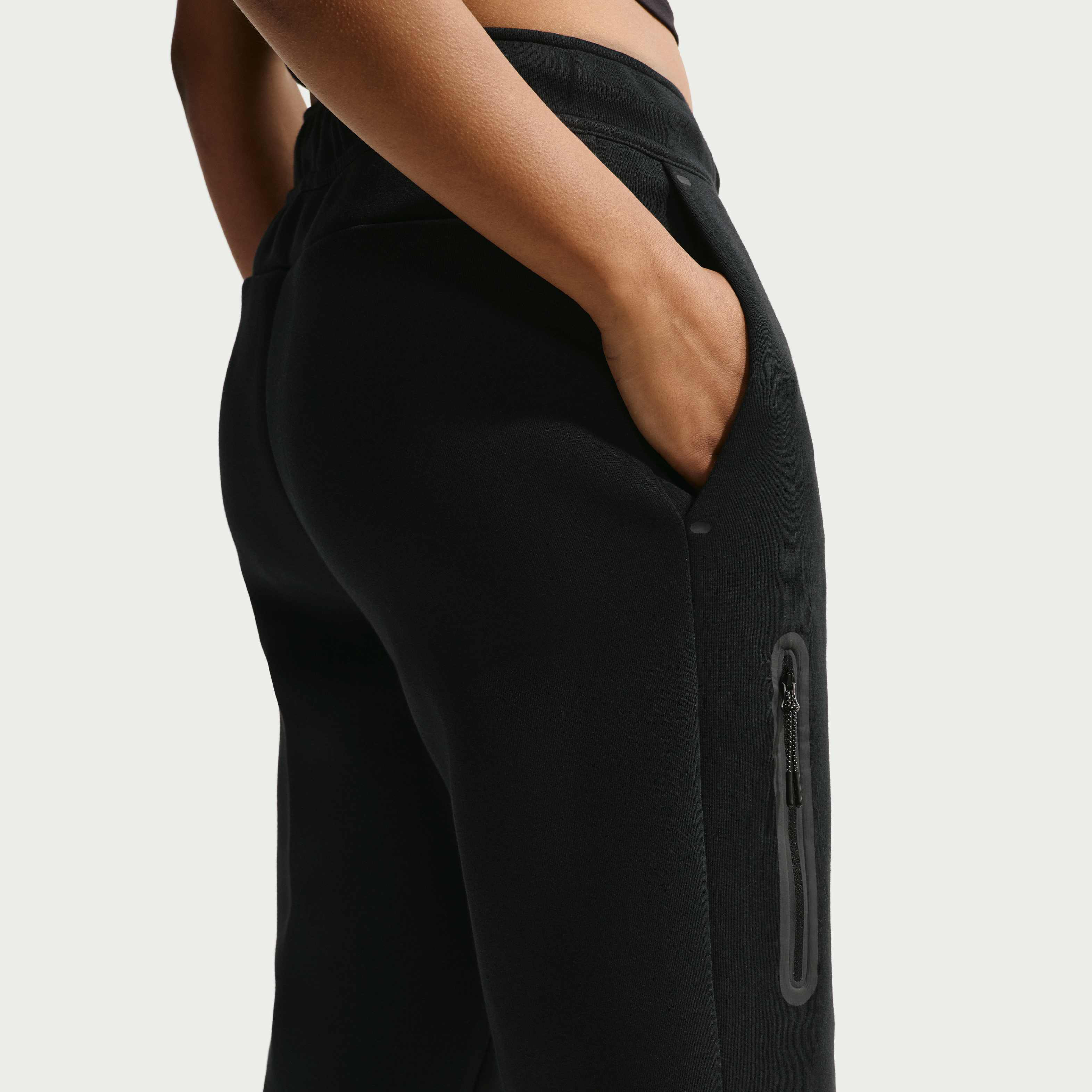 Nike Sportswear Tech Fleece image number 2