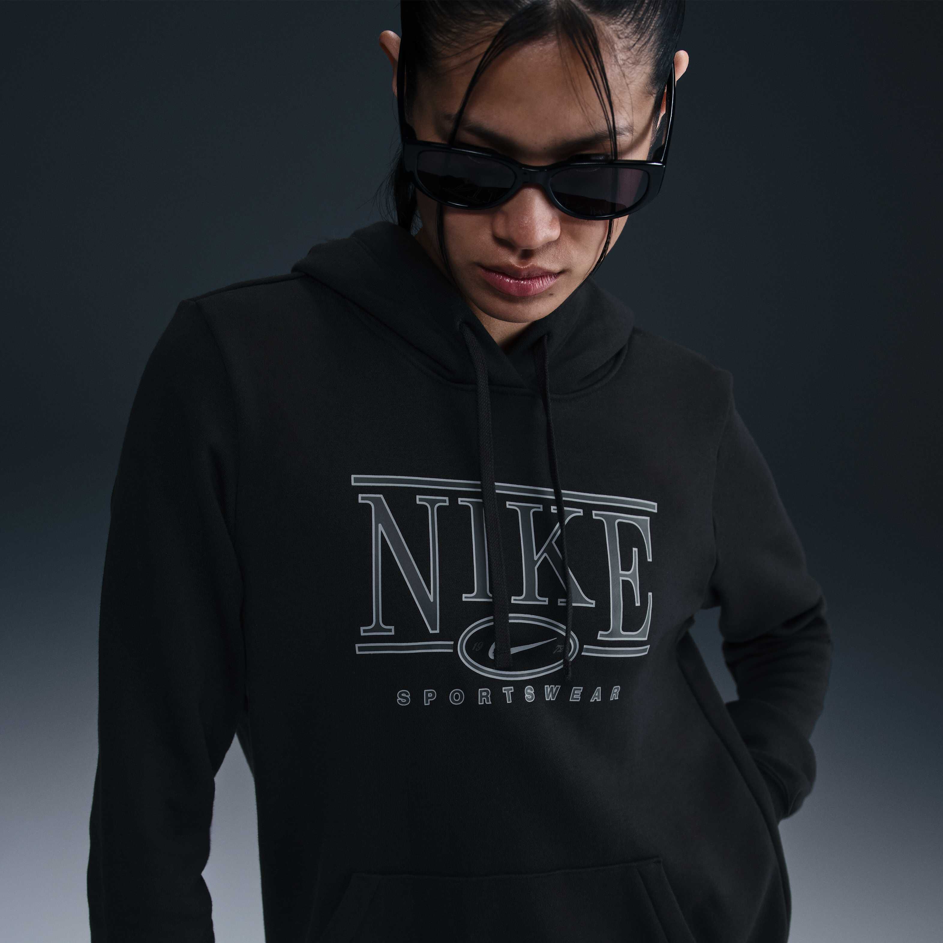 نايكي سبورتسوير كلوب فليس image number 0