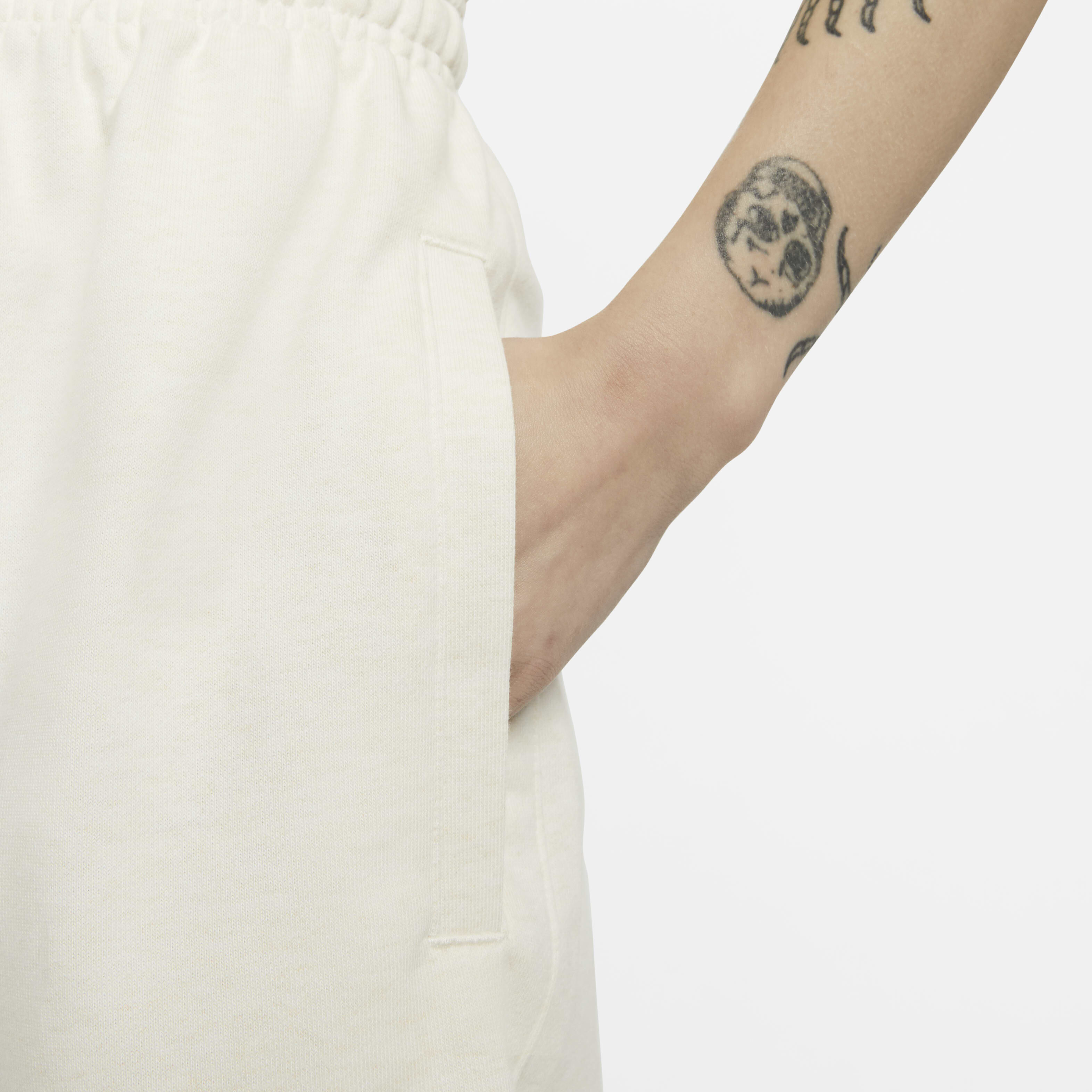 نايكي ستاندرد اشيو image number 4