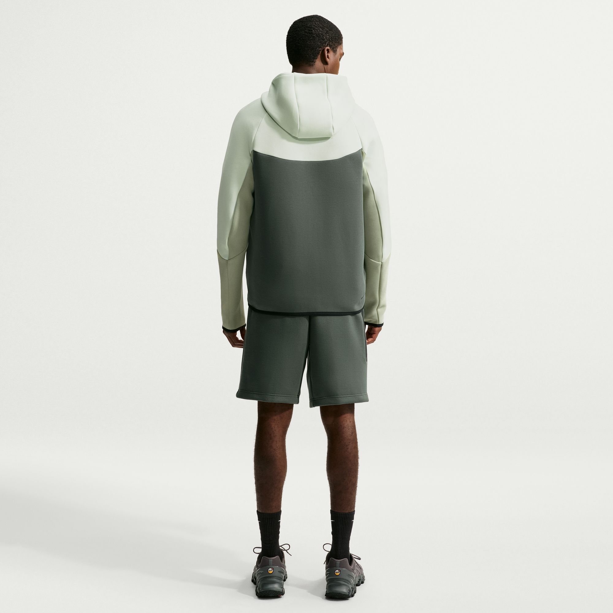 Nike Tech image number 1