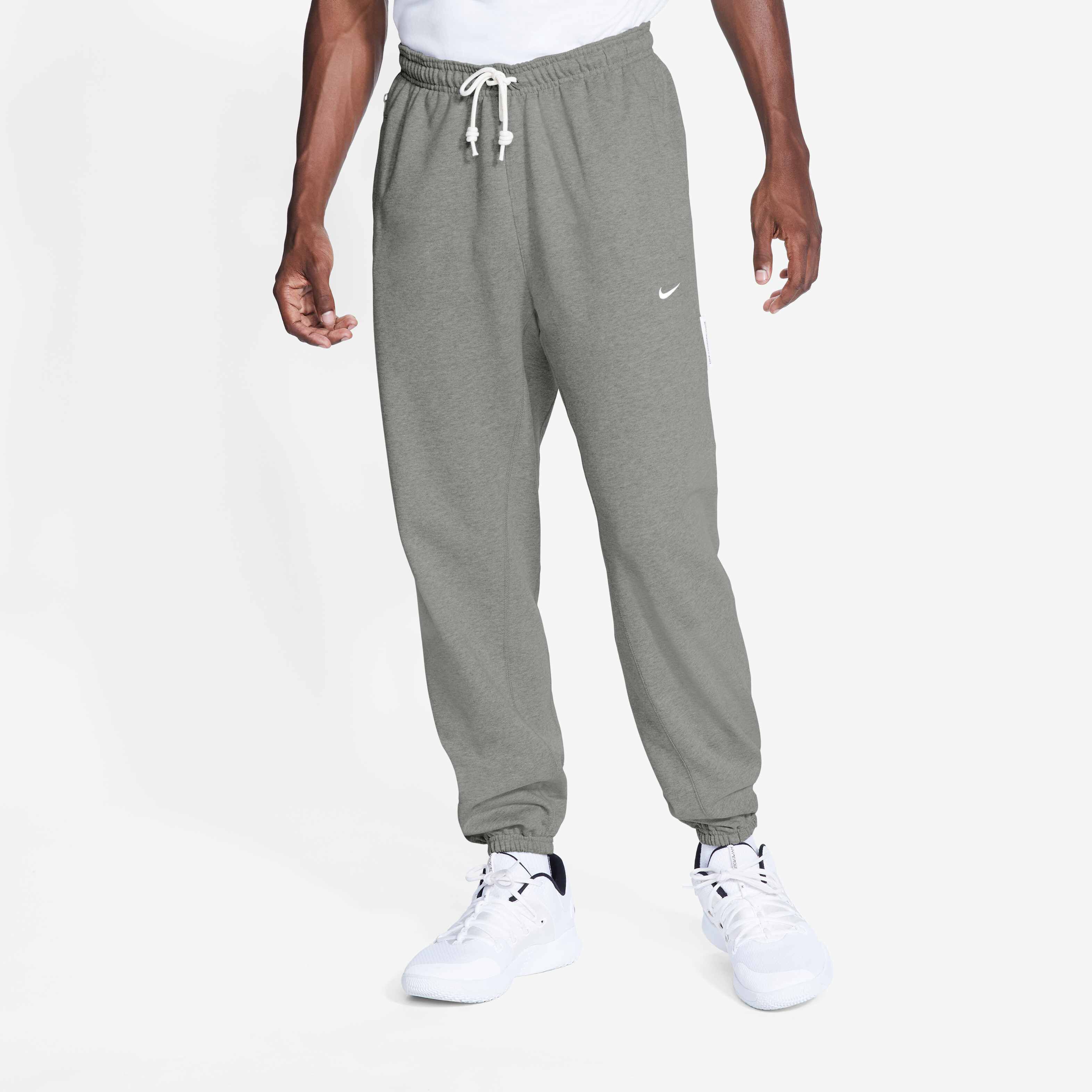 Nike Standard Issue image number 0