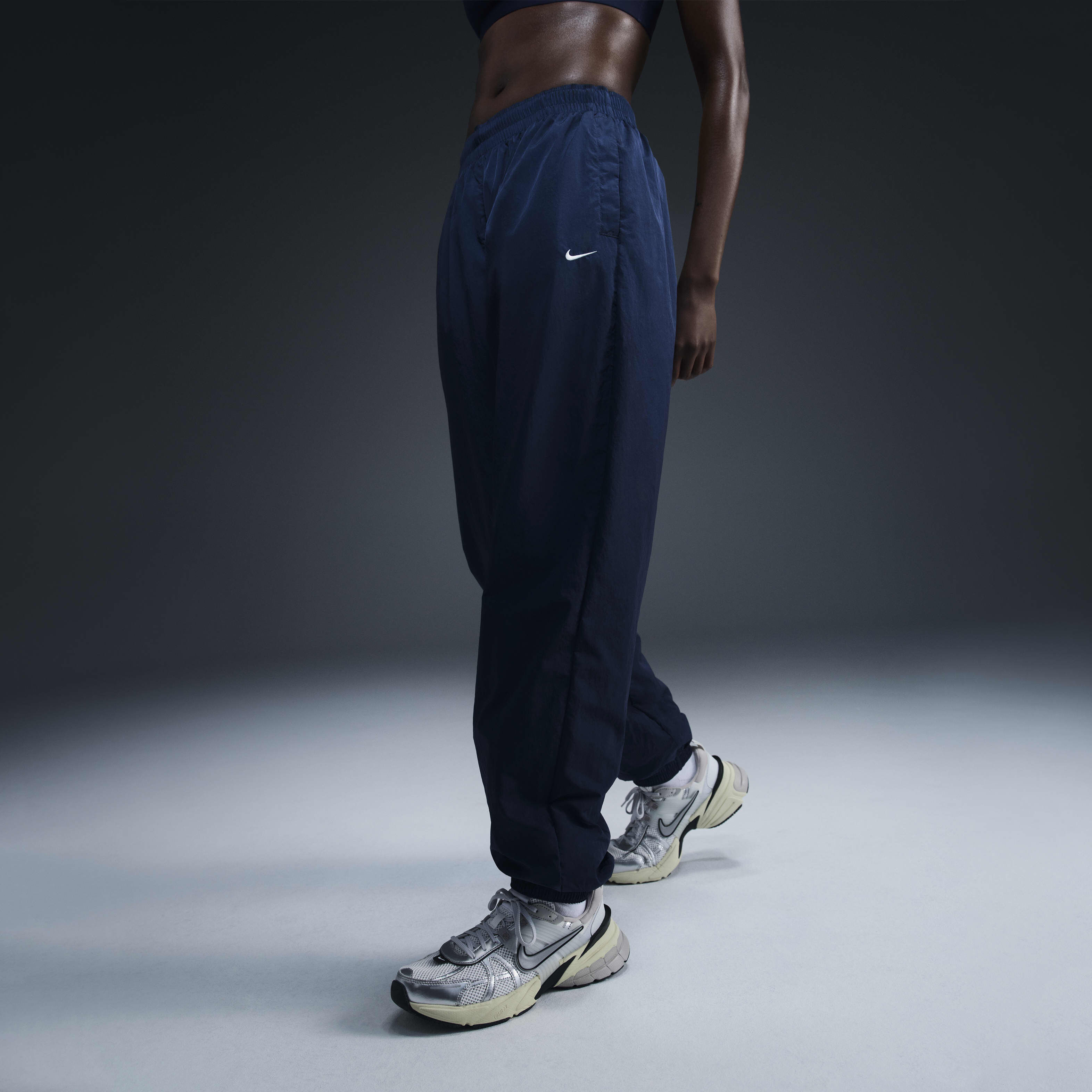 Nike Sportswear Essential image number 1