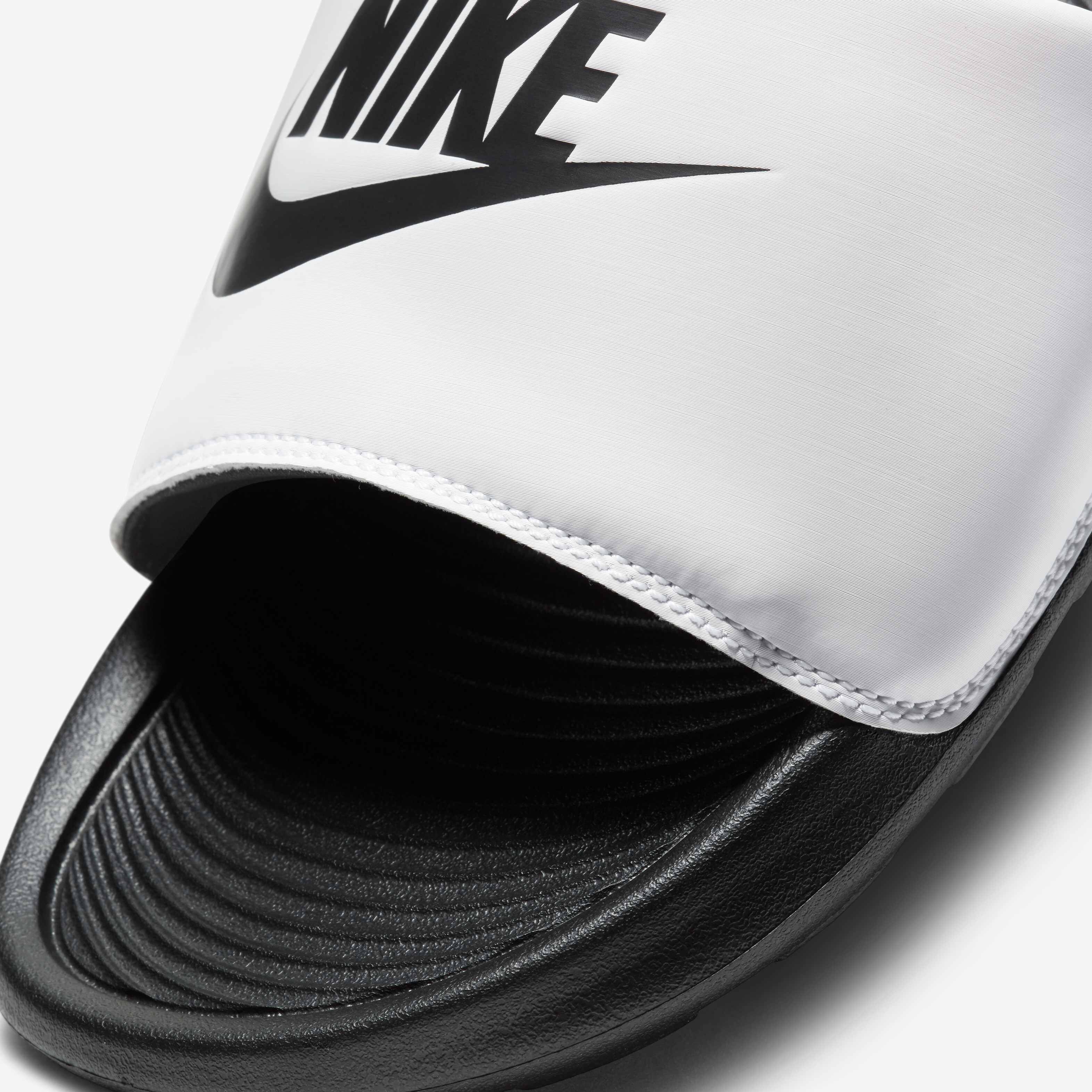 Nike Victori One image number 5