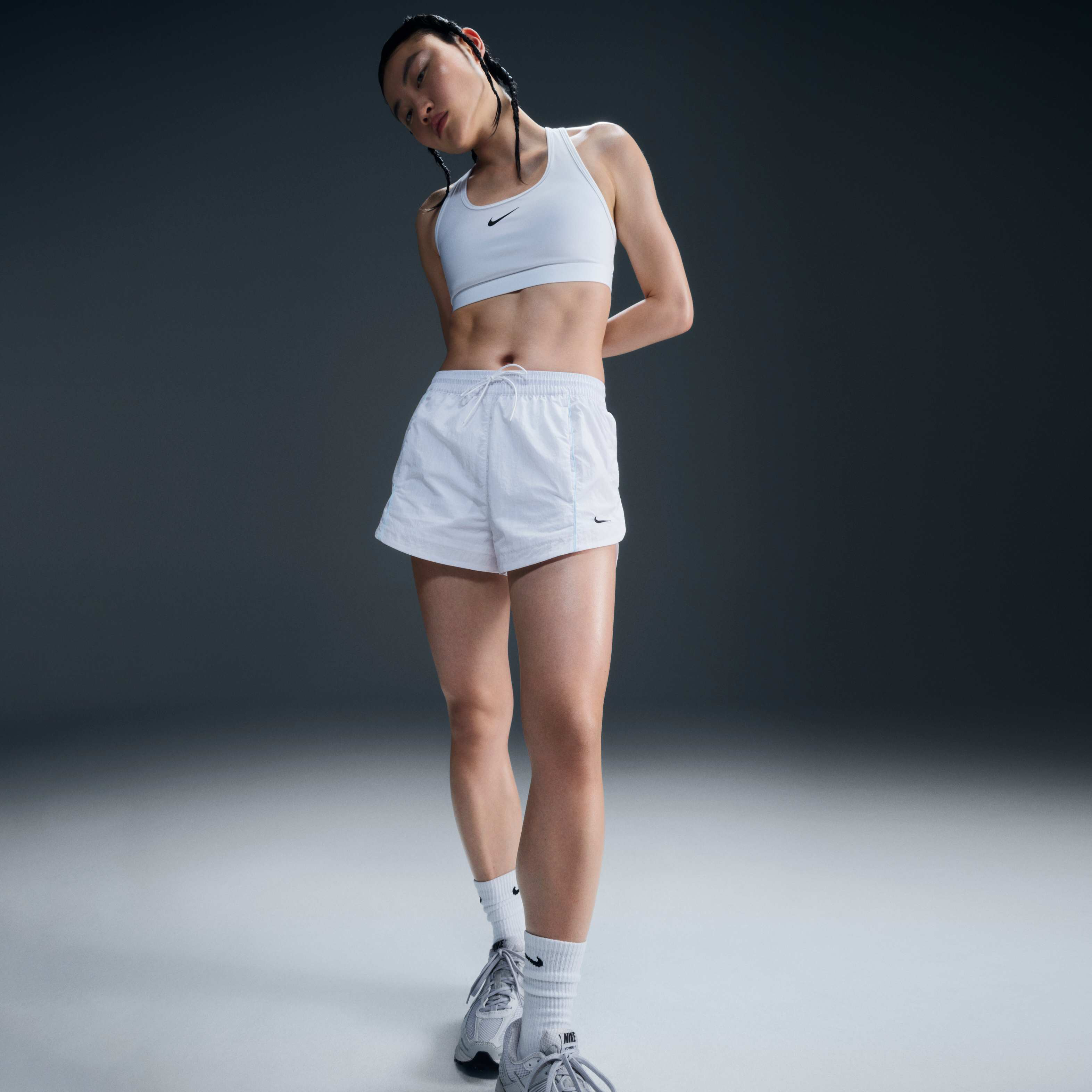 نايكي ويندرانر image number 3