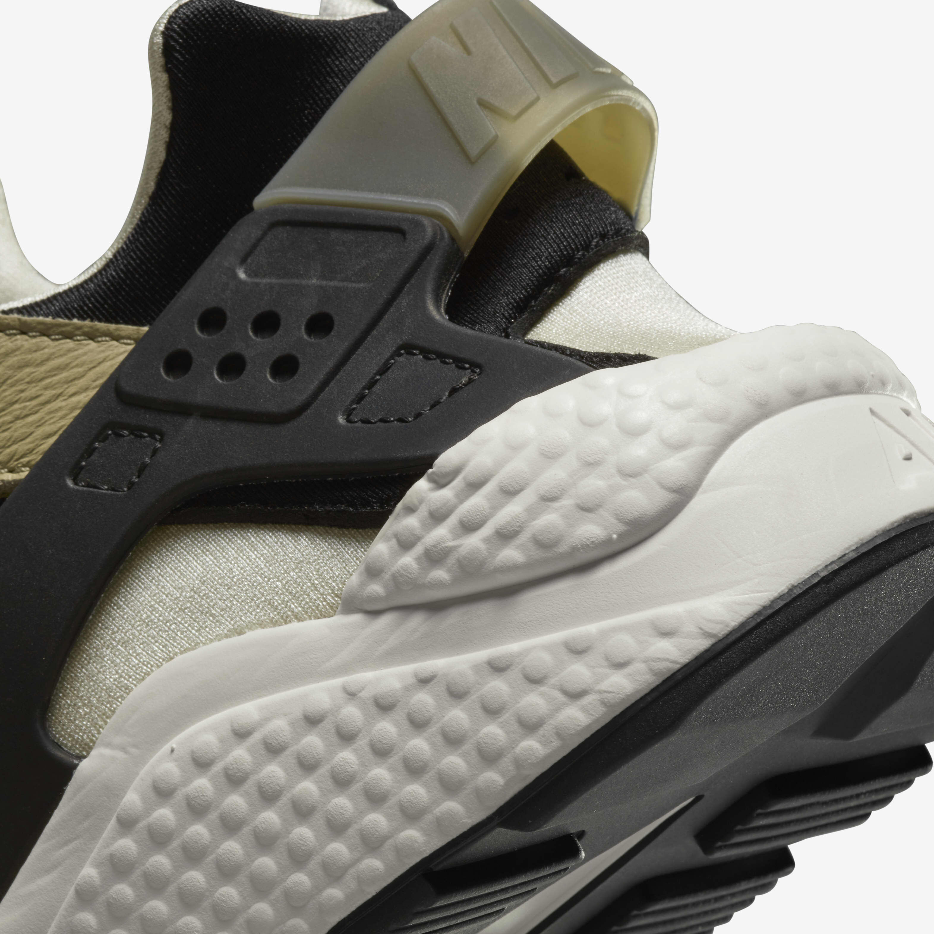 Nike Air Huarache image number 7