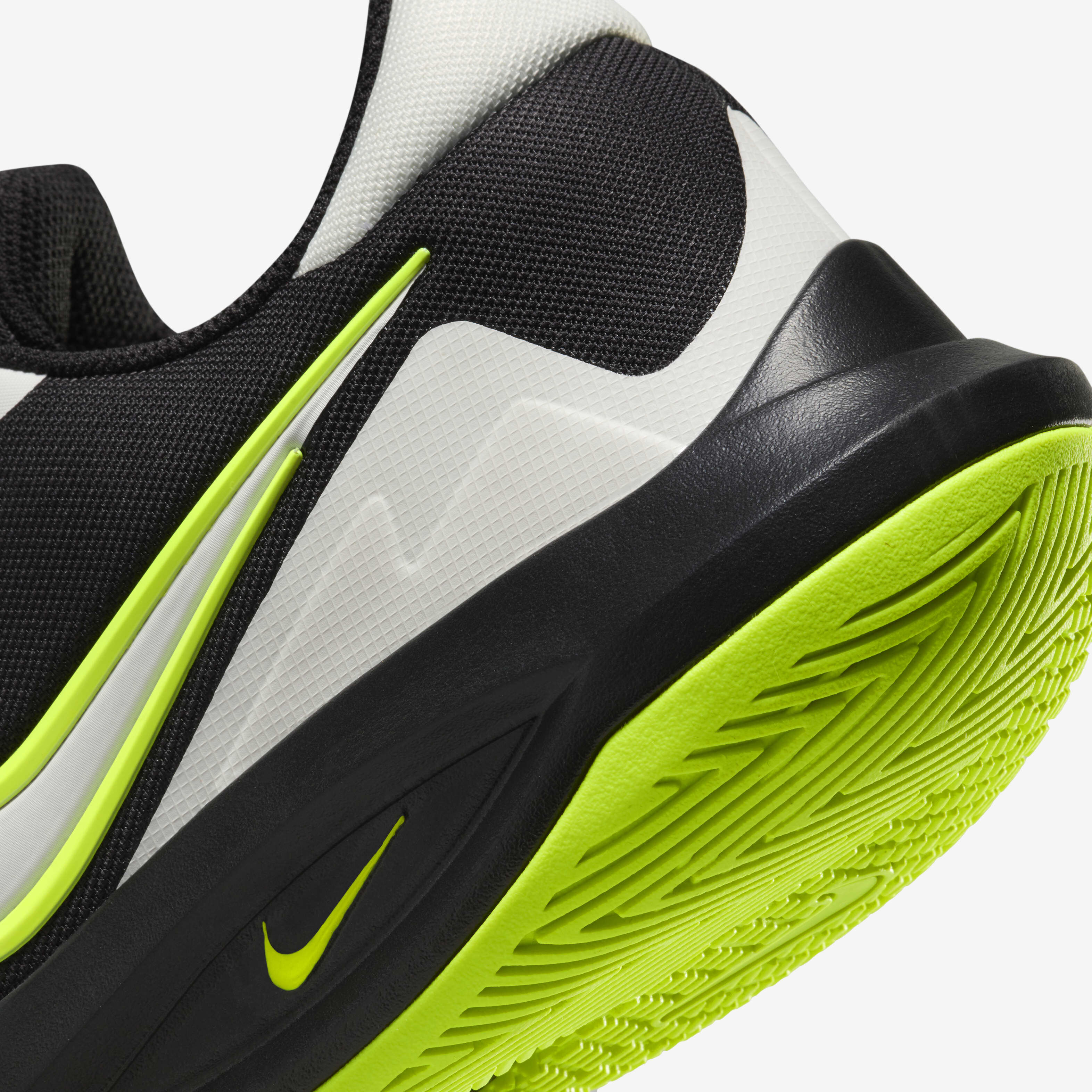 Nike Precision VI　バッシュ Nike Precision 6 Basketball Shoes. Nike ID