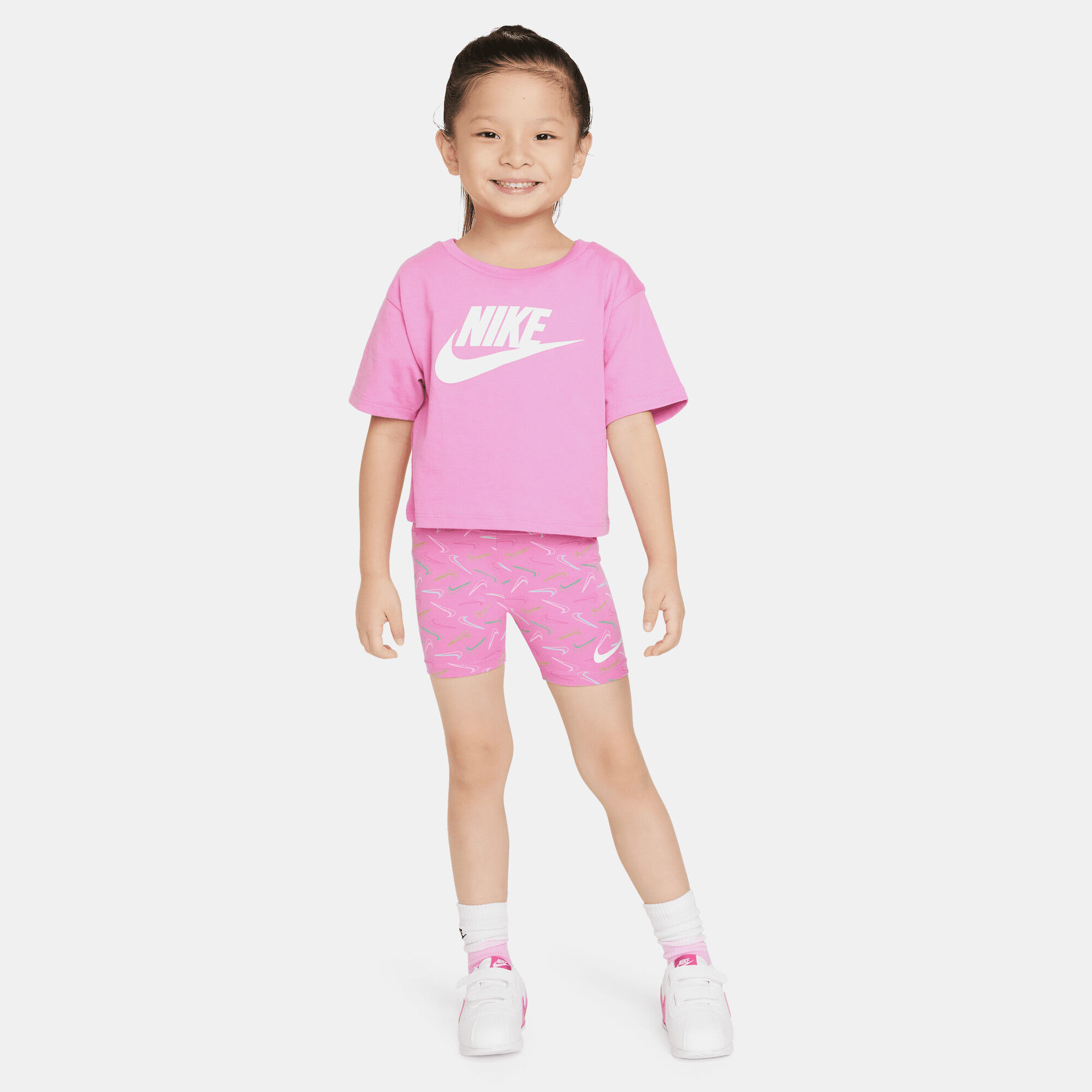 نايكي سووش image number 4