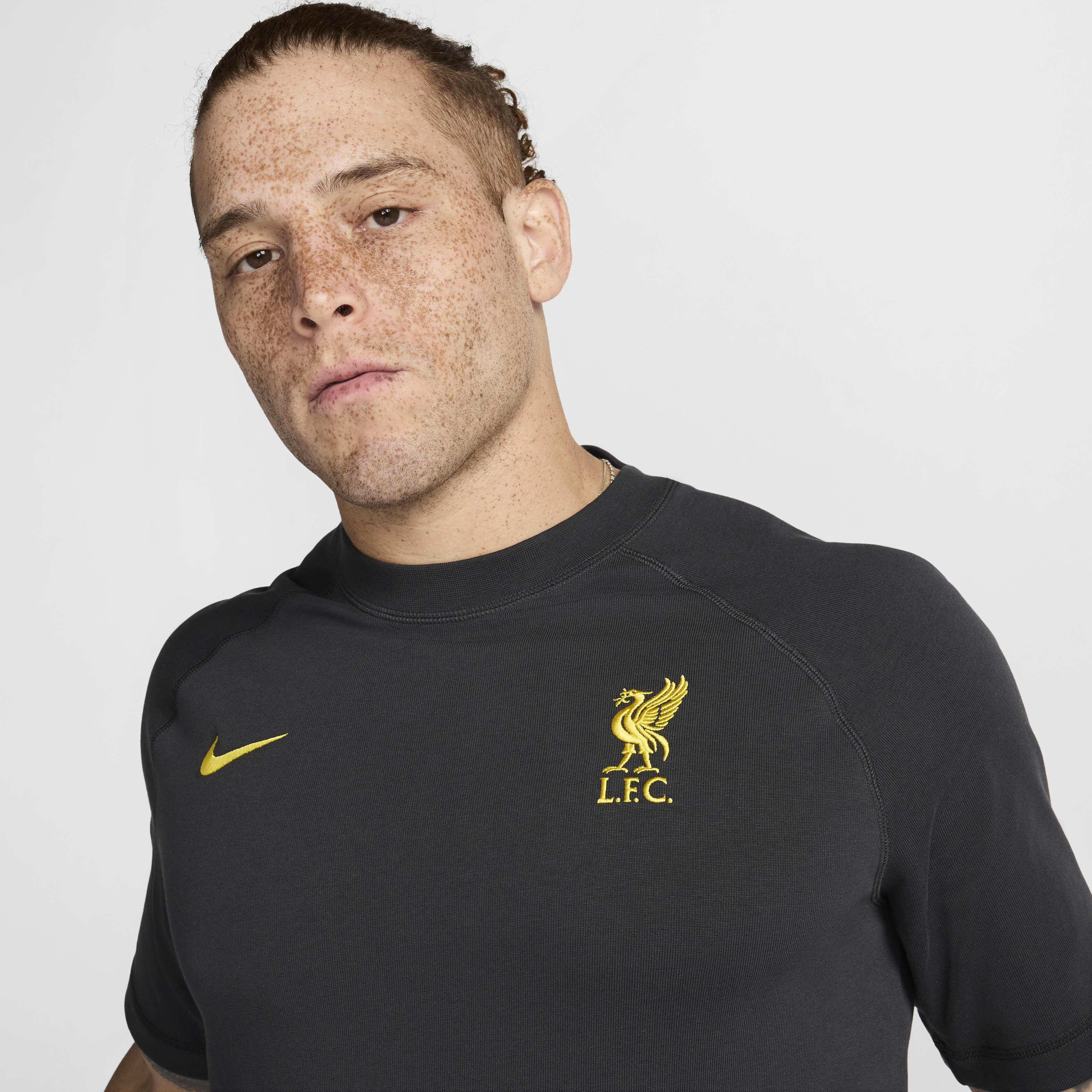 Liverpool F.C. Travel Third image number 2