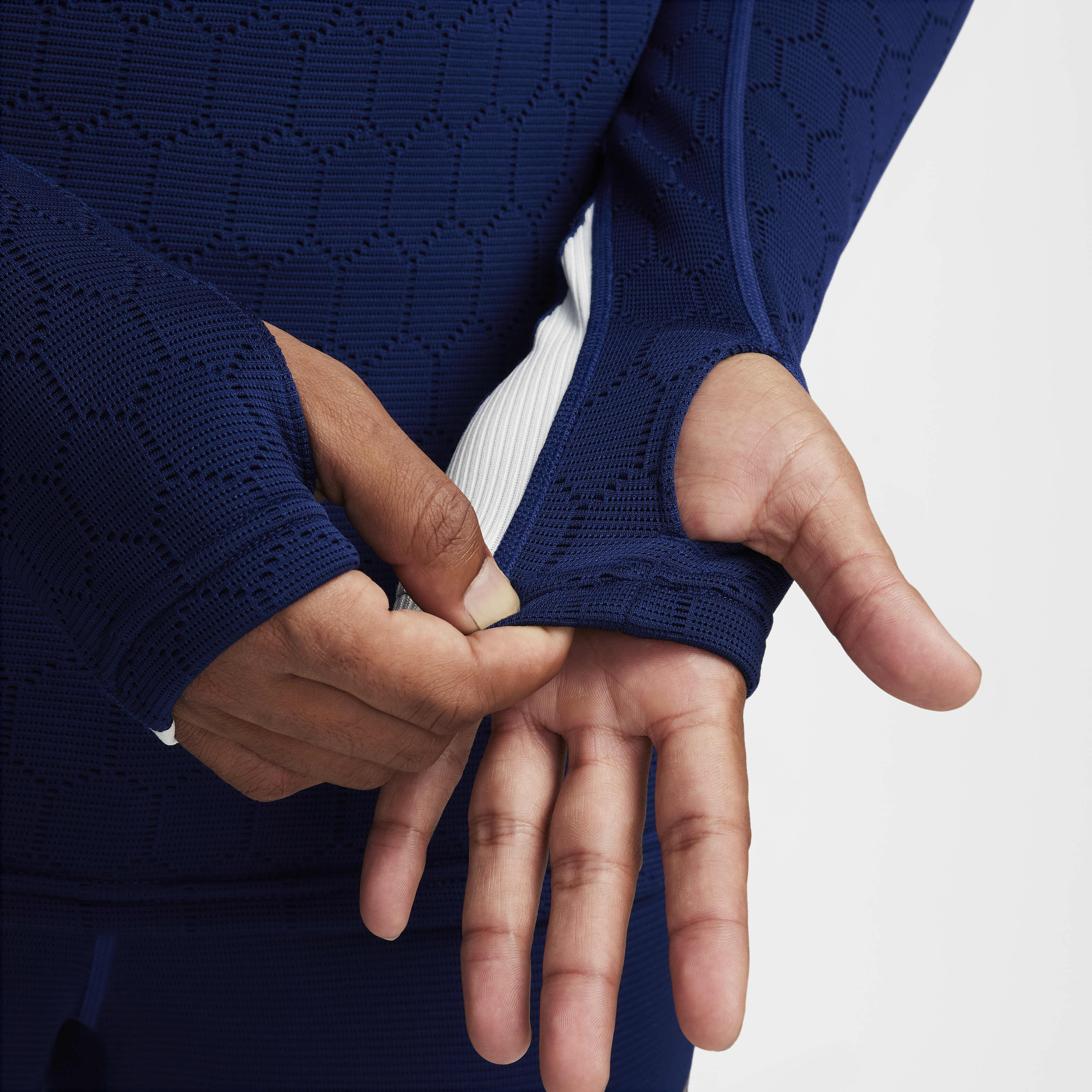 Nike Strike Elite image number 4