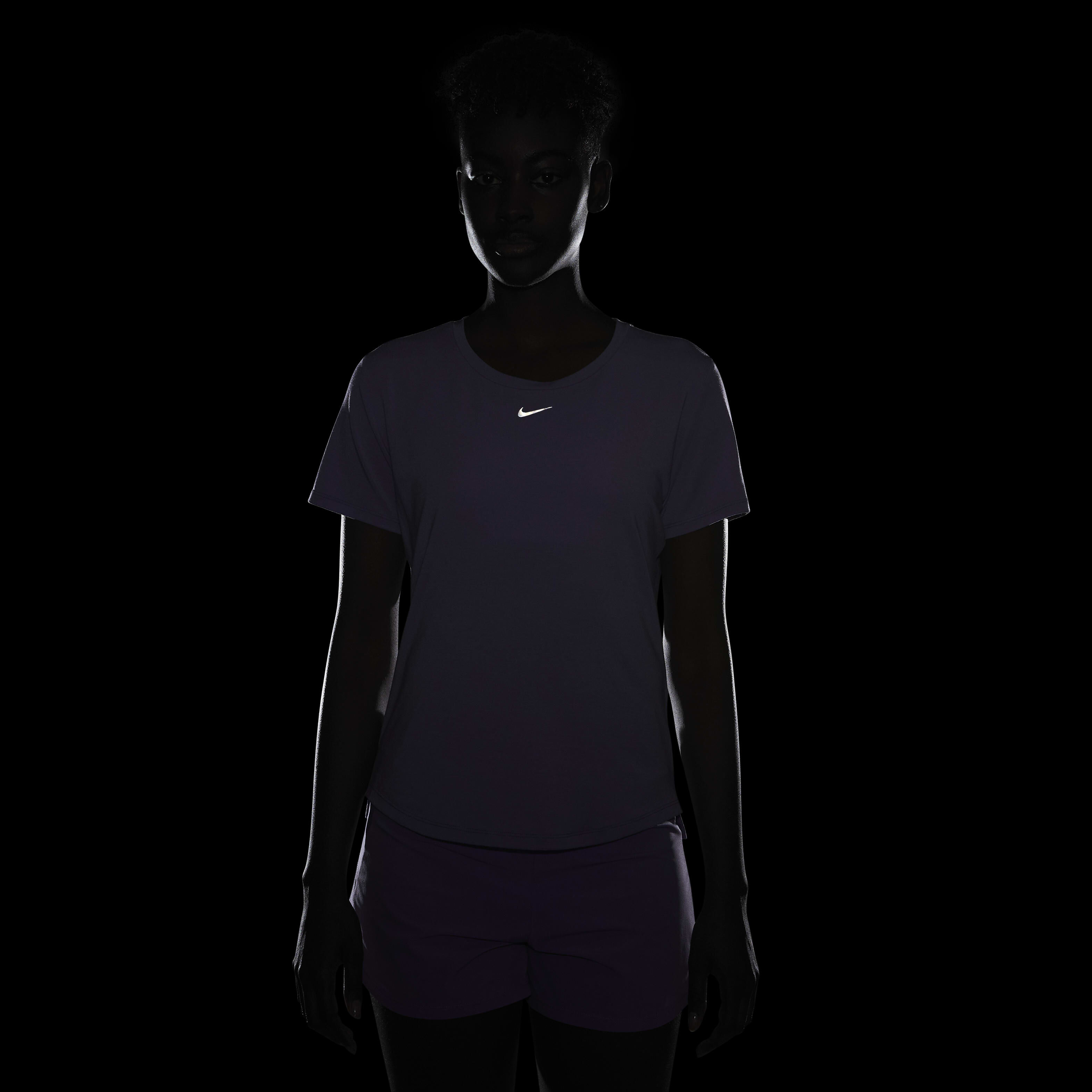 Nike Dri-FIT UV One Luxe image number 5