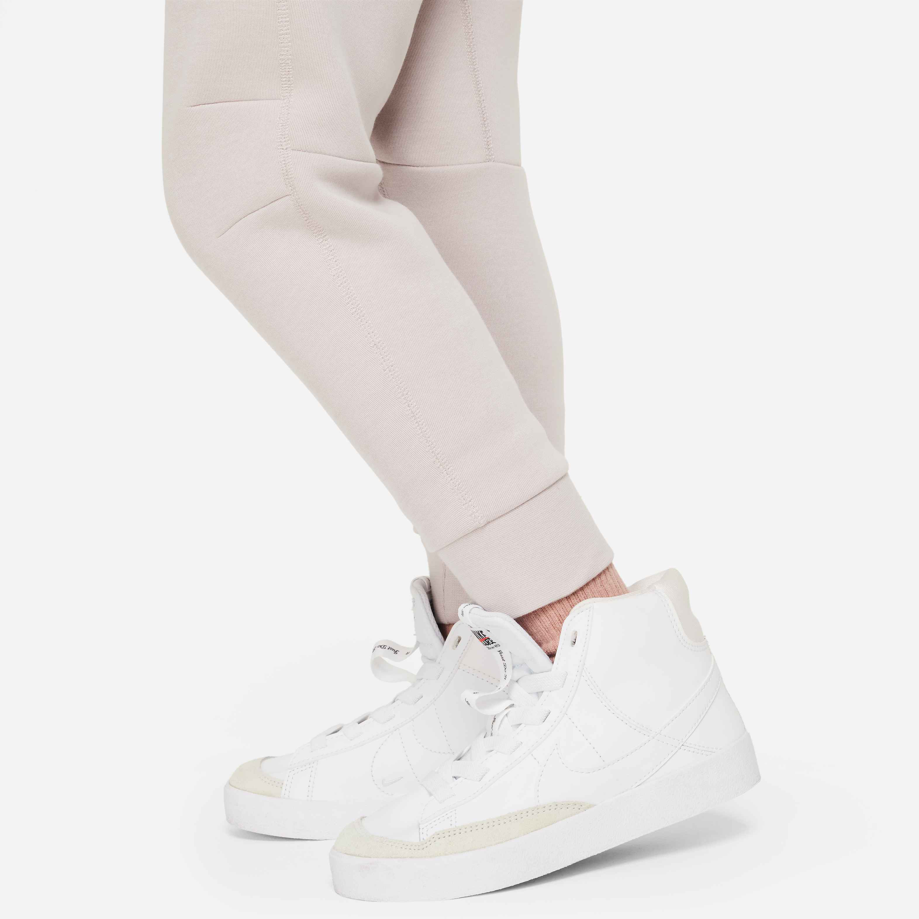 طقم نايكي سبورتسوير تك فليس بسحاب كامل image number 10