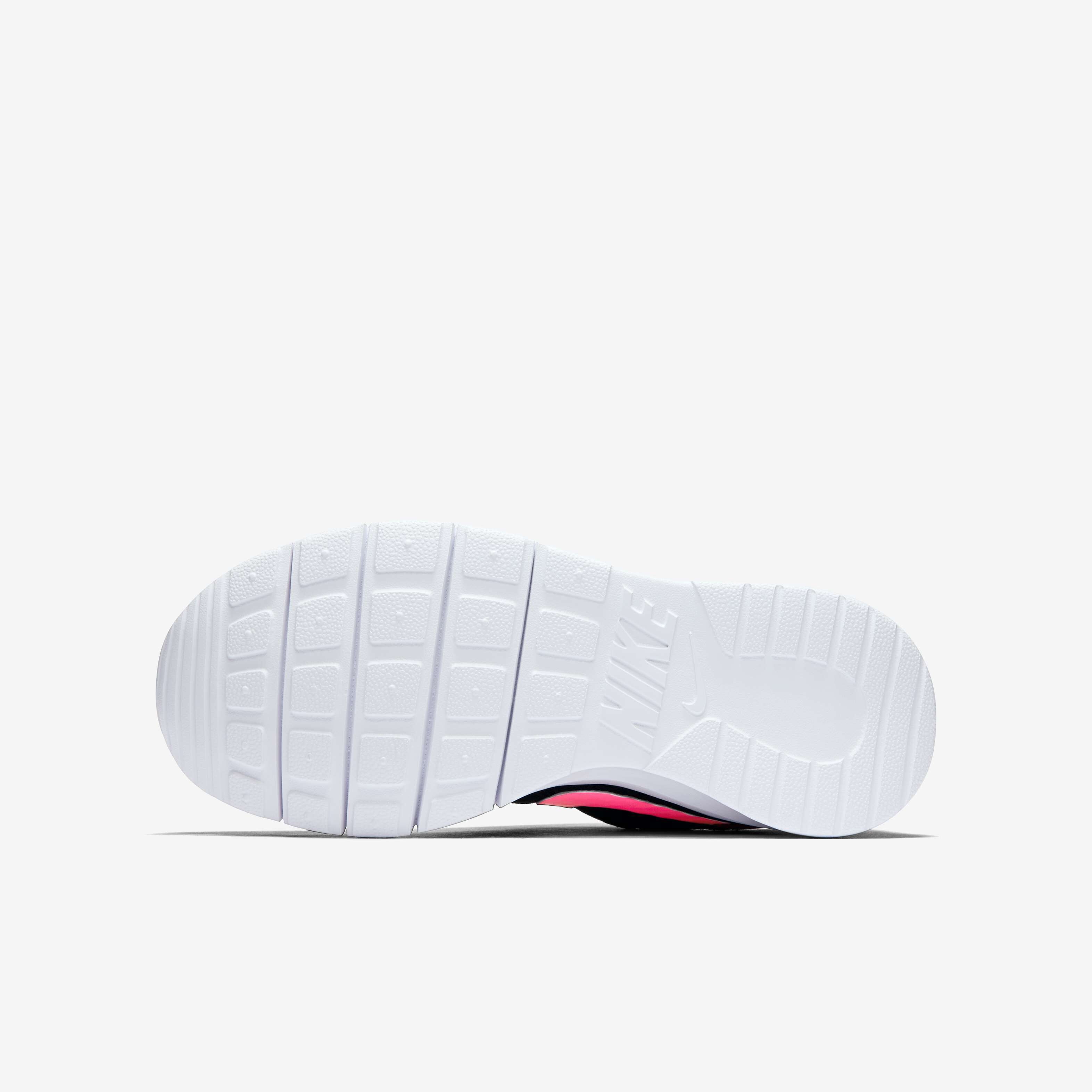 نايكي تانجون image number 1