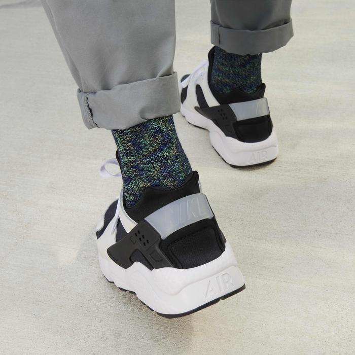 Nike Air Huarache image number 1 Nike Air Huarache image number 1