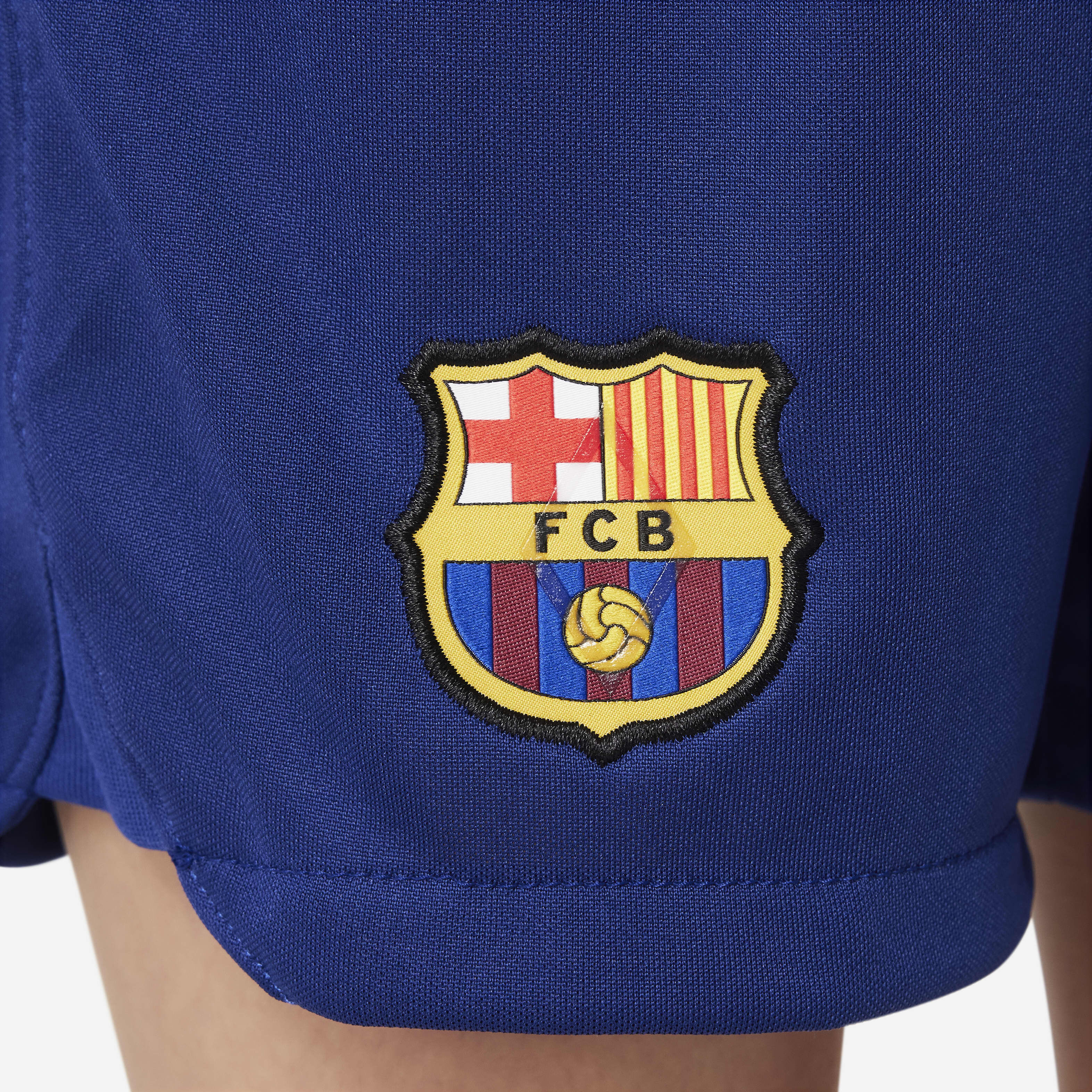 F.C. برشلونة 2023/24 الأساسي image number 6