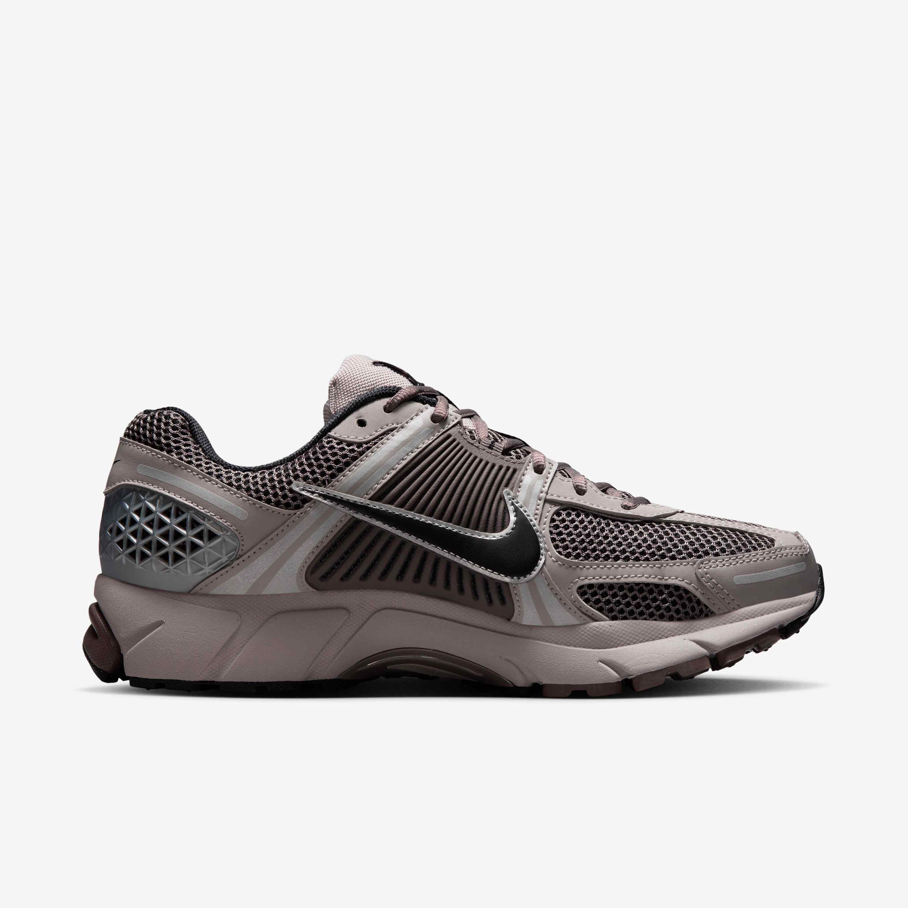 Nike Zoom Vomero 5 image number 2