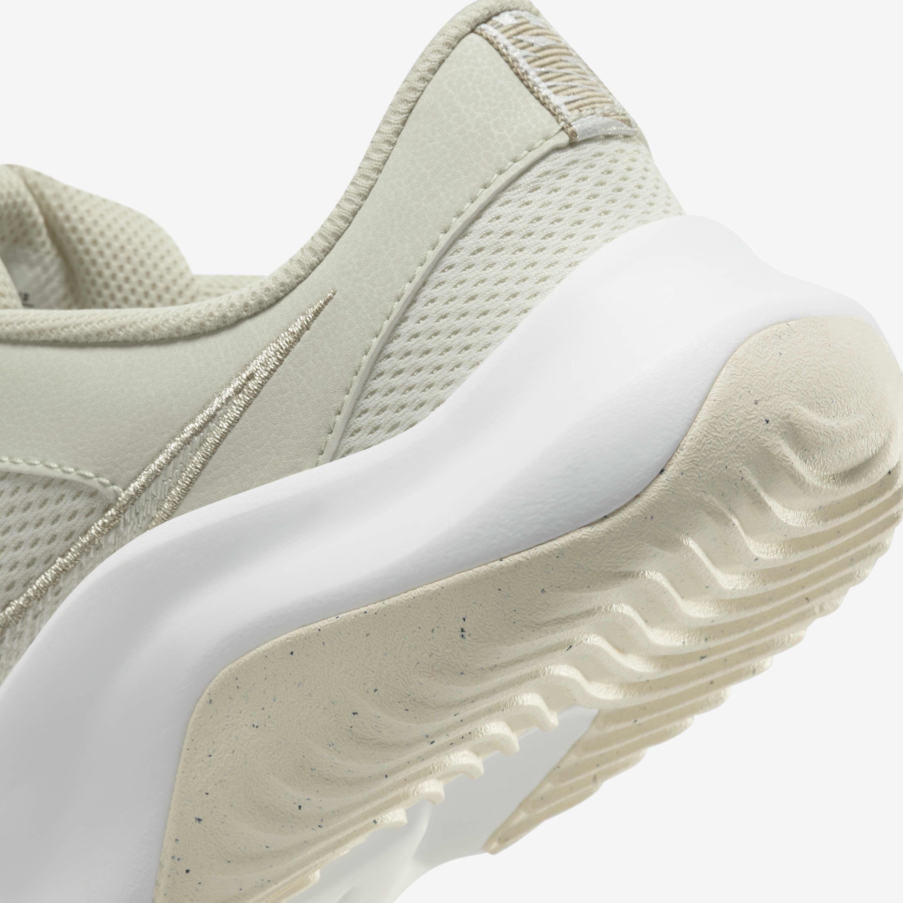 نايكي ليجند اسينشال 3 NN بريميوم image number 7