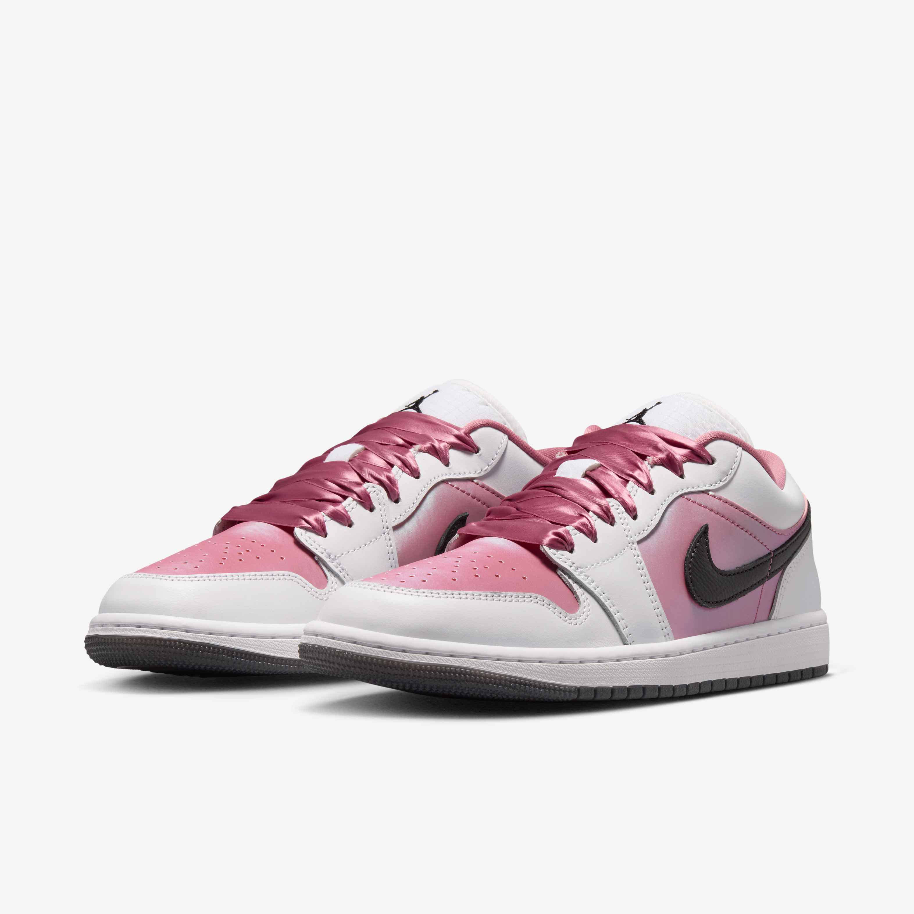 Air Jordan 1 Low SE image number 4
