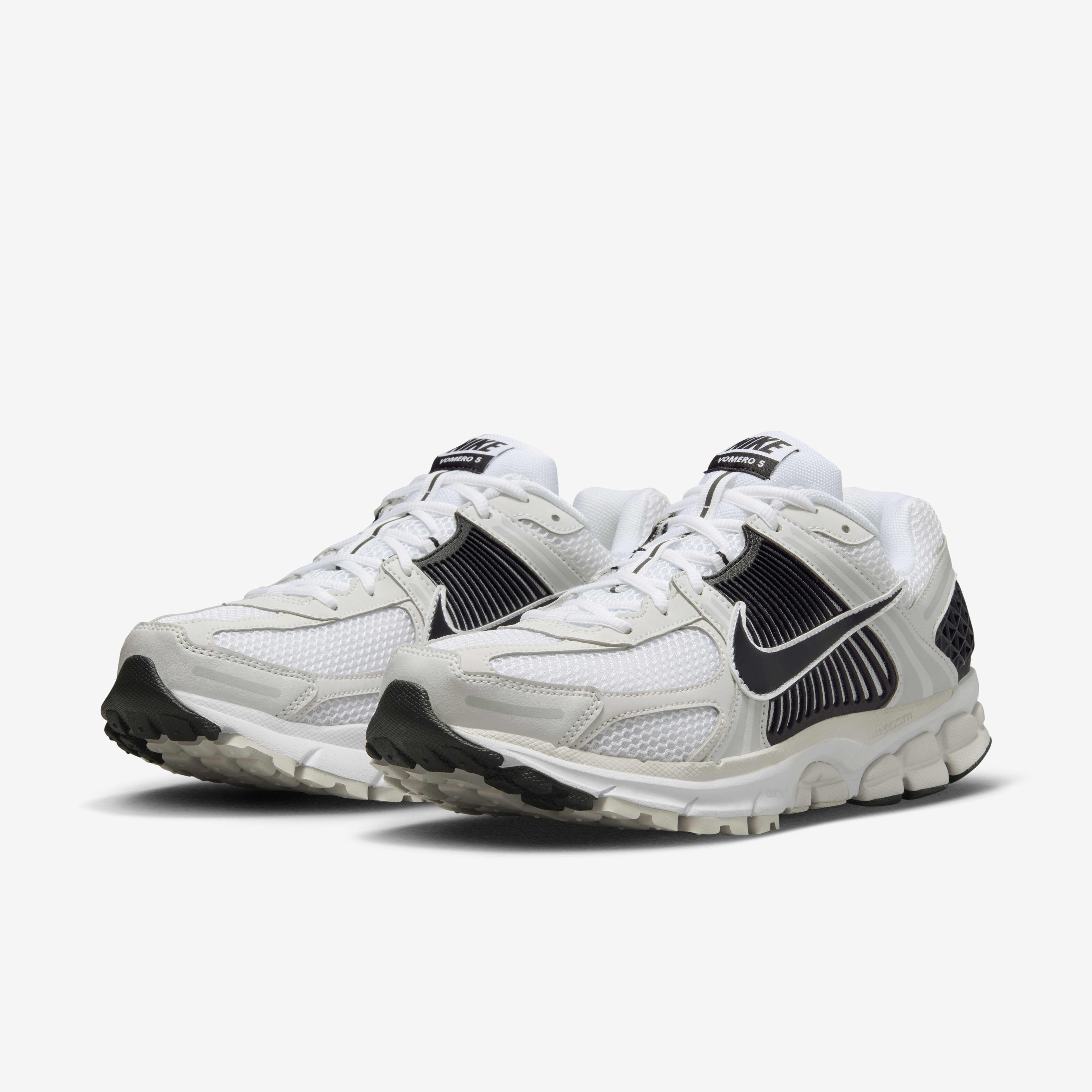 Nike Zoom Vomero 5 image number 4