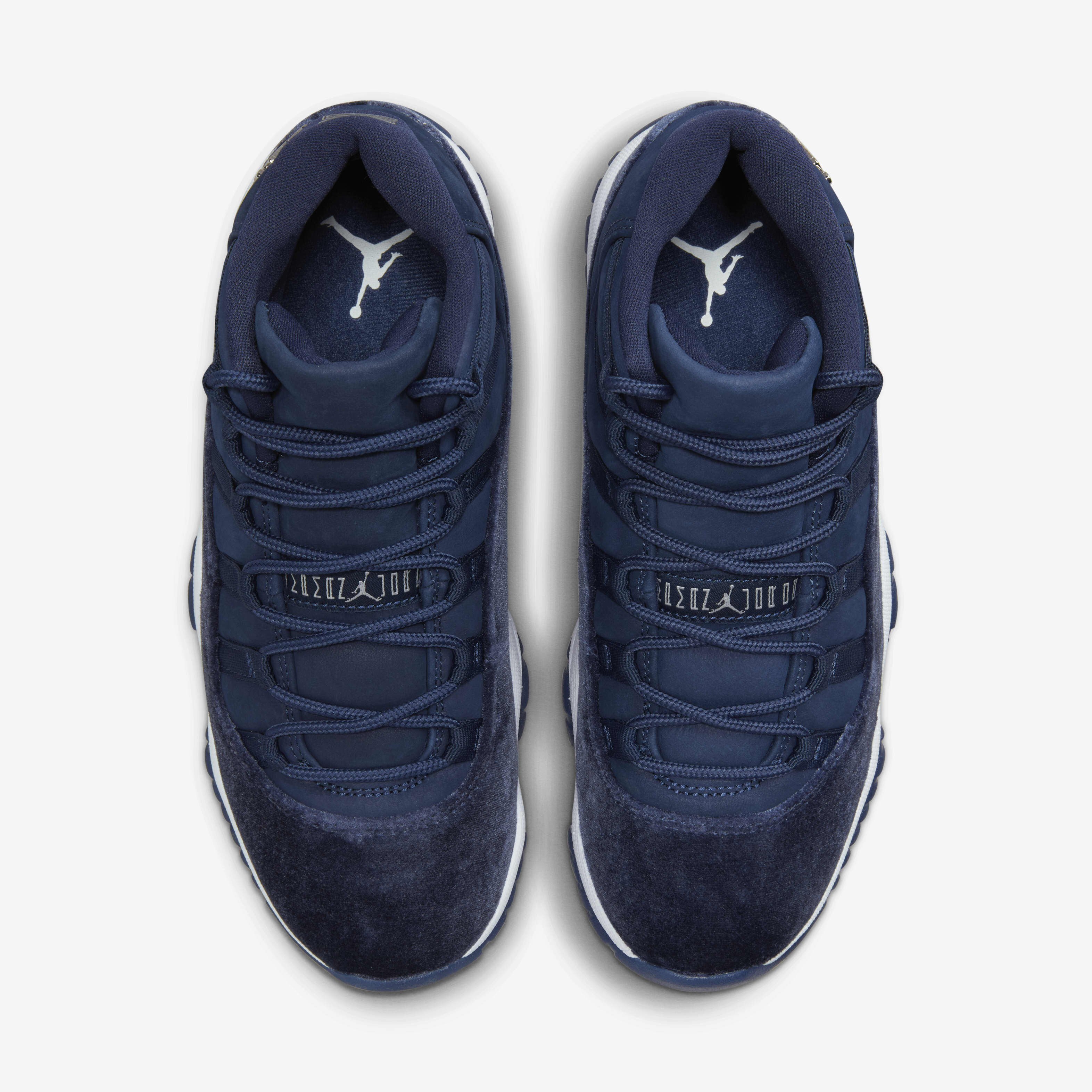 Air Jordan 11 Retro 'Pearl' image number 3