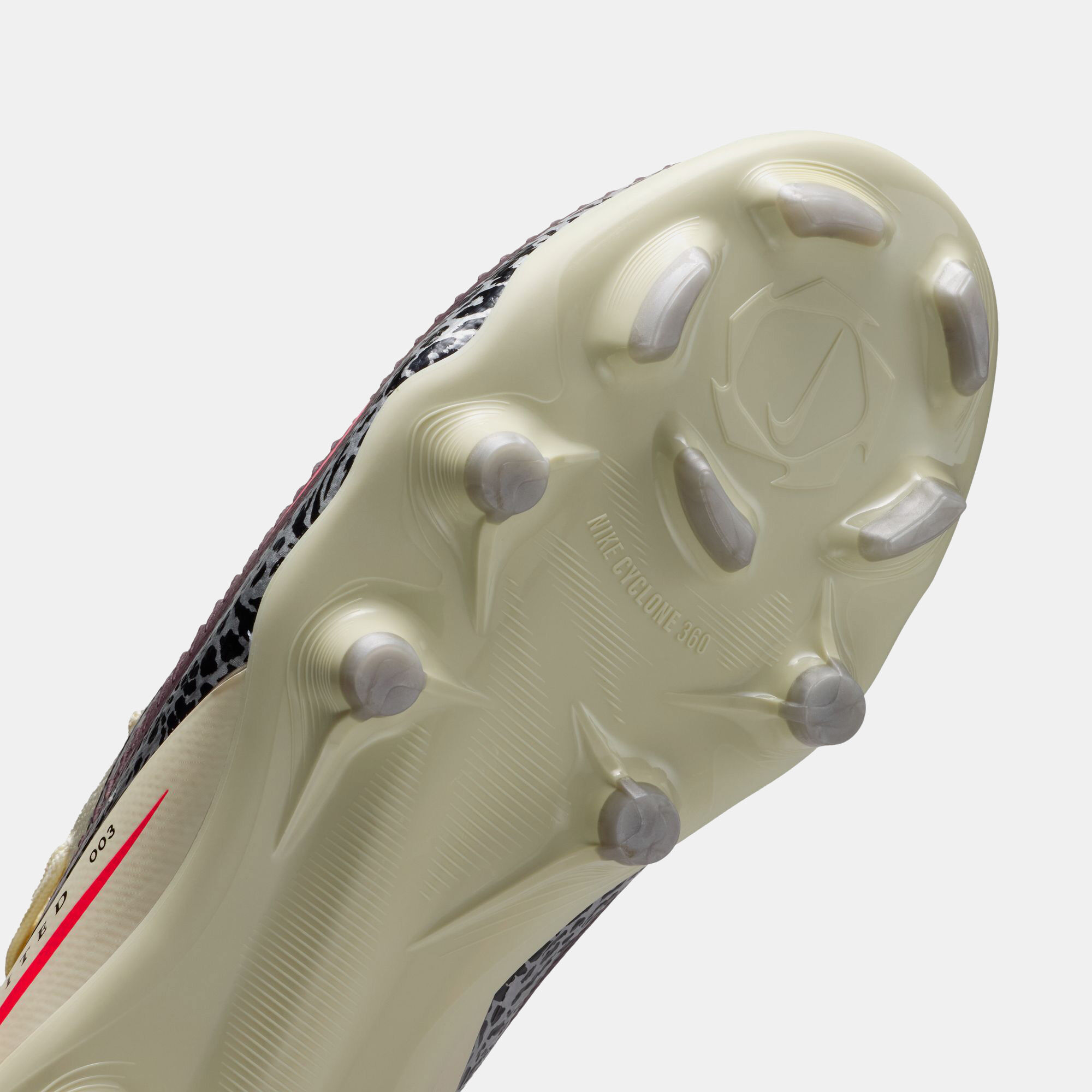 نايكي يونيتد جونيور فانتوم 6 لو برو image number 7