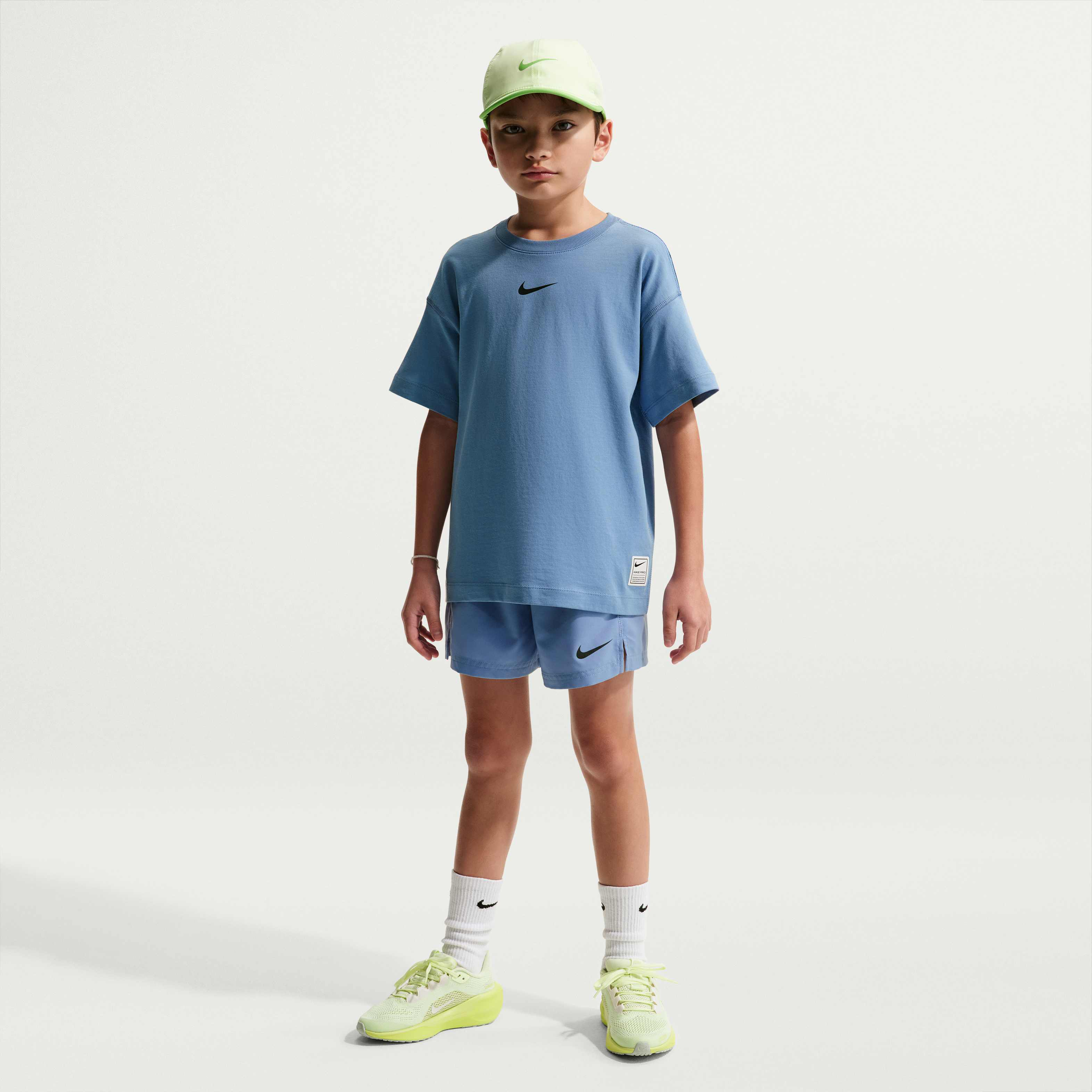 Nike Pro image number 3