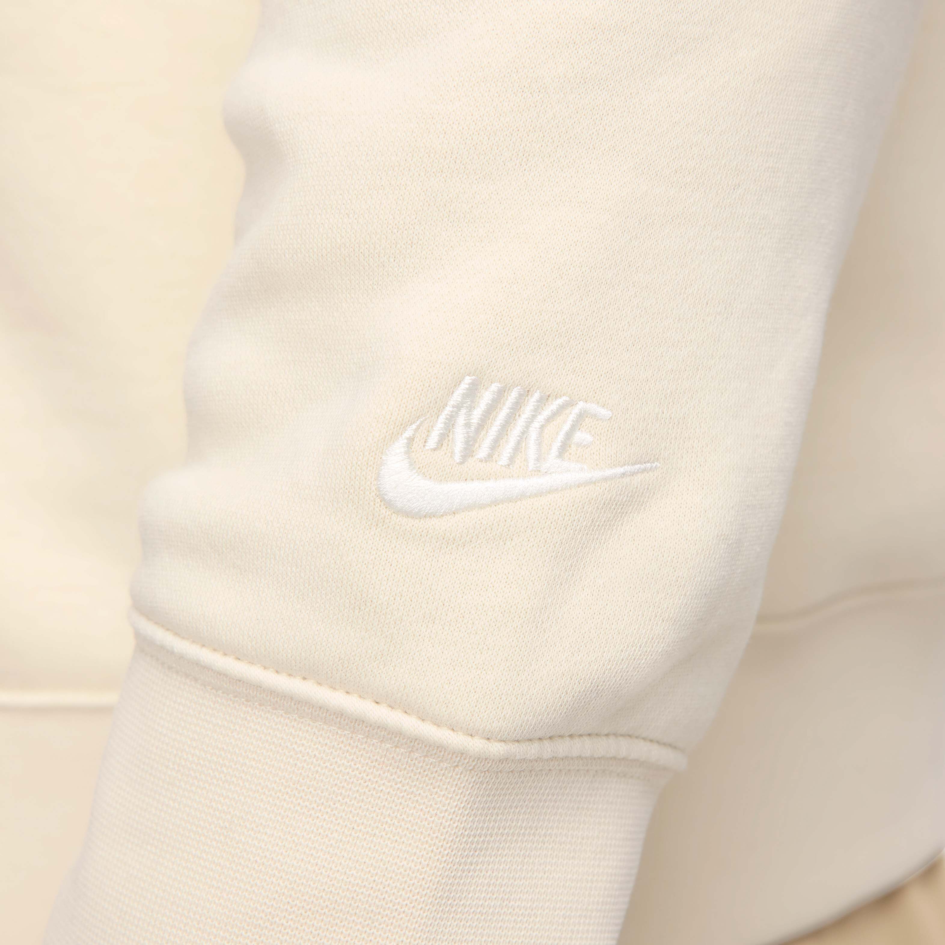 نايكي كلوب image number 11