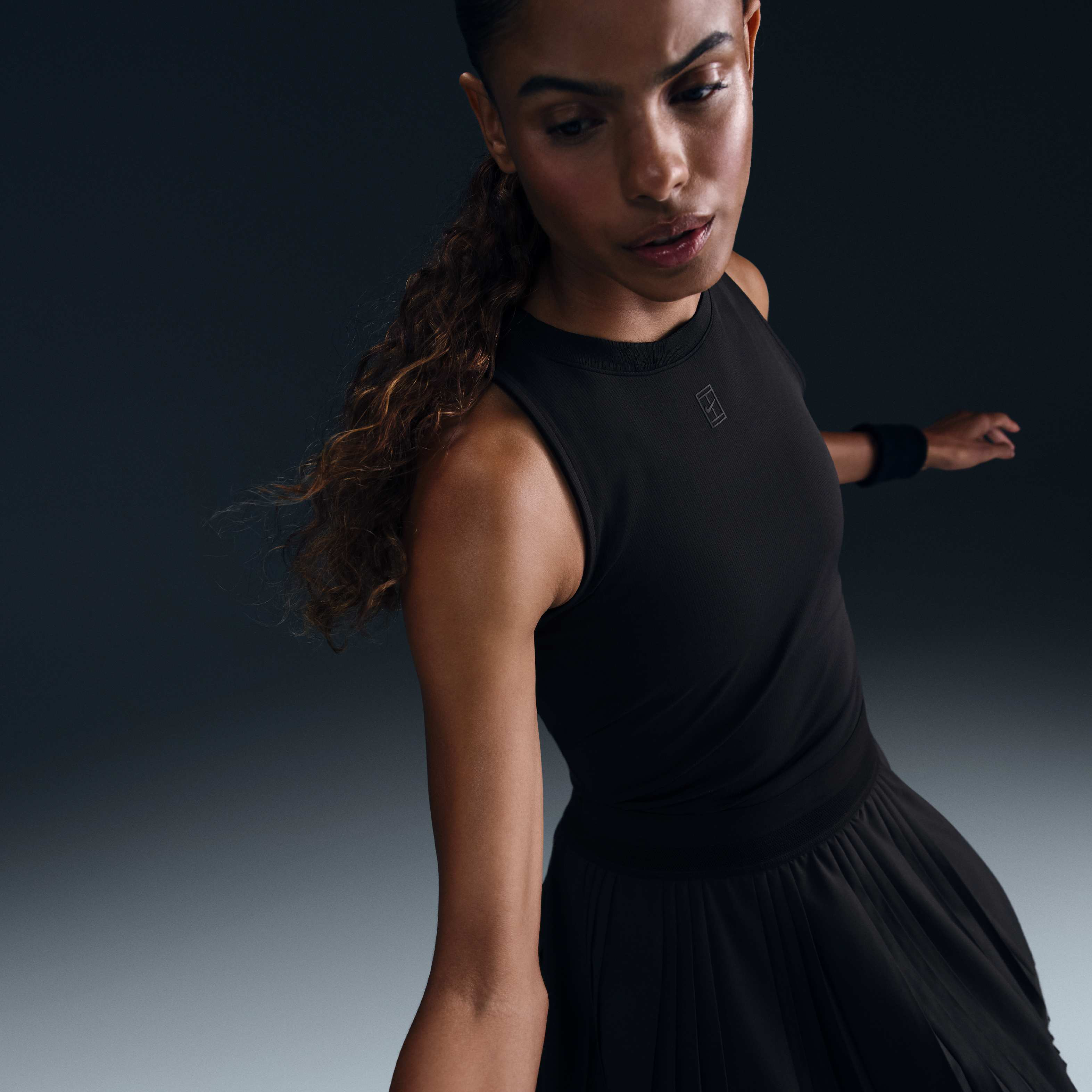 NikeCourt Advantage image number 2