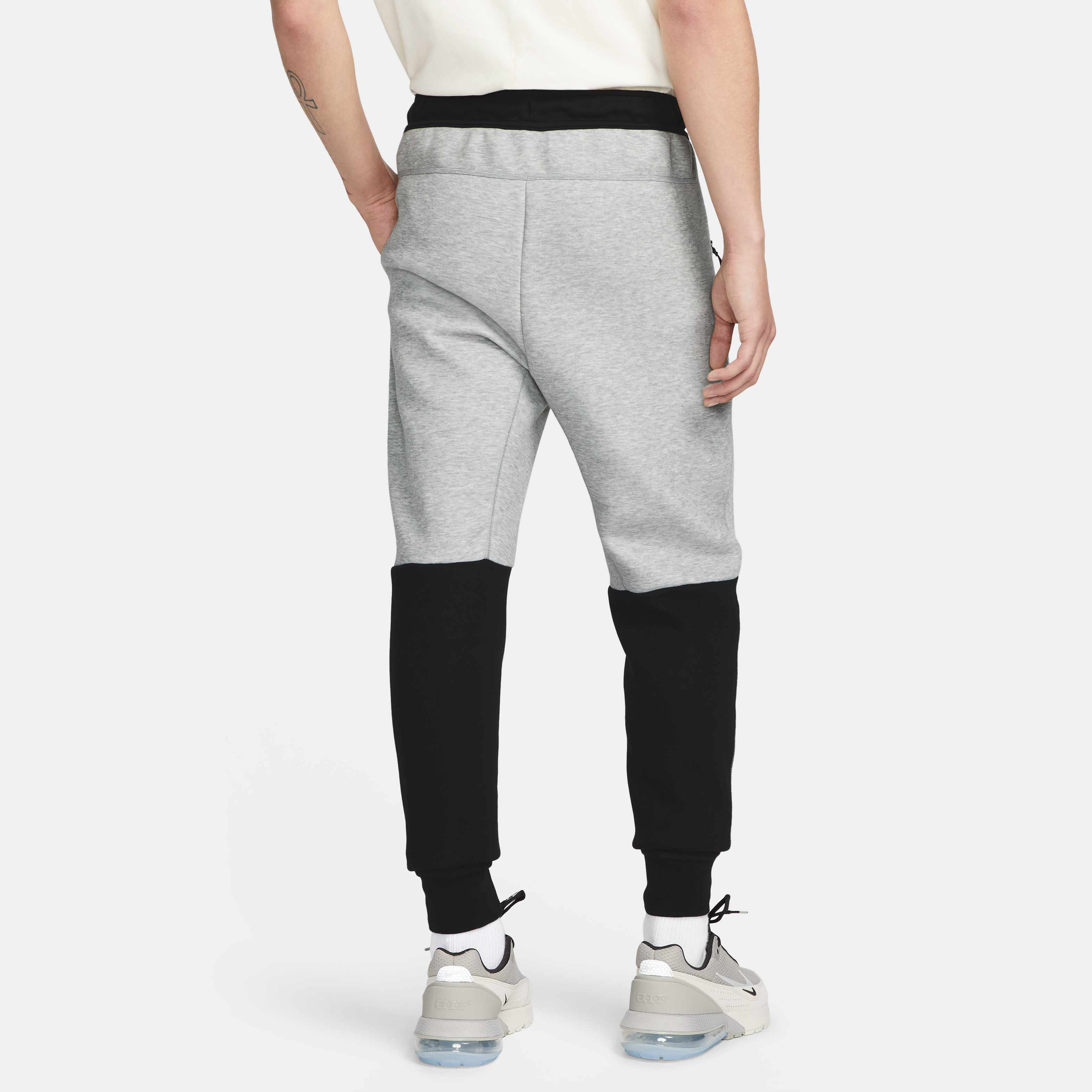 Nike Sportswear Tech Fleece image number 1