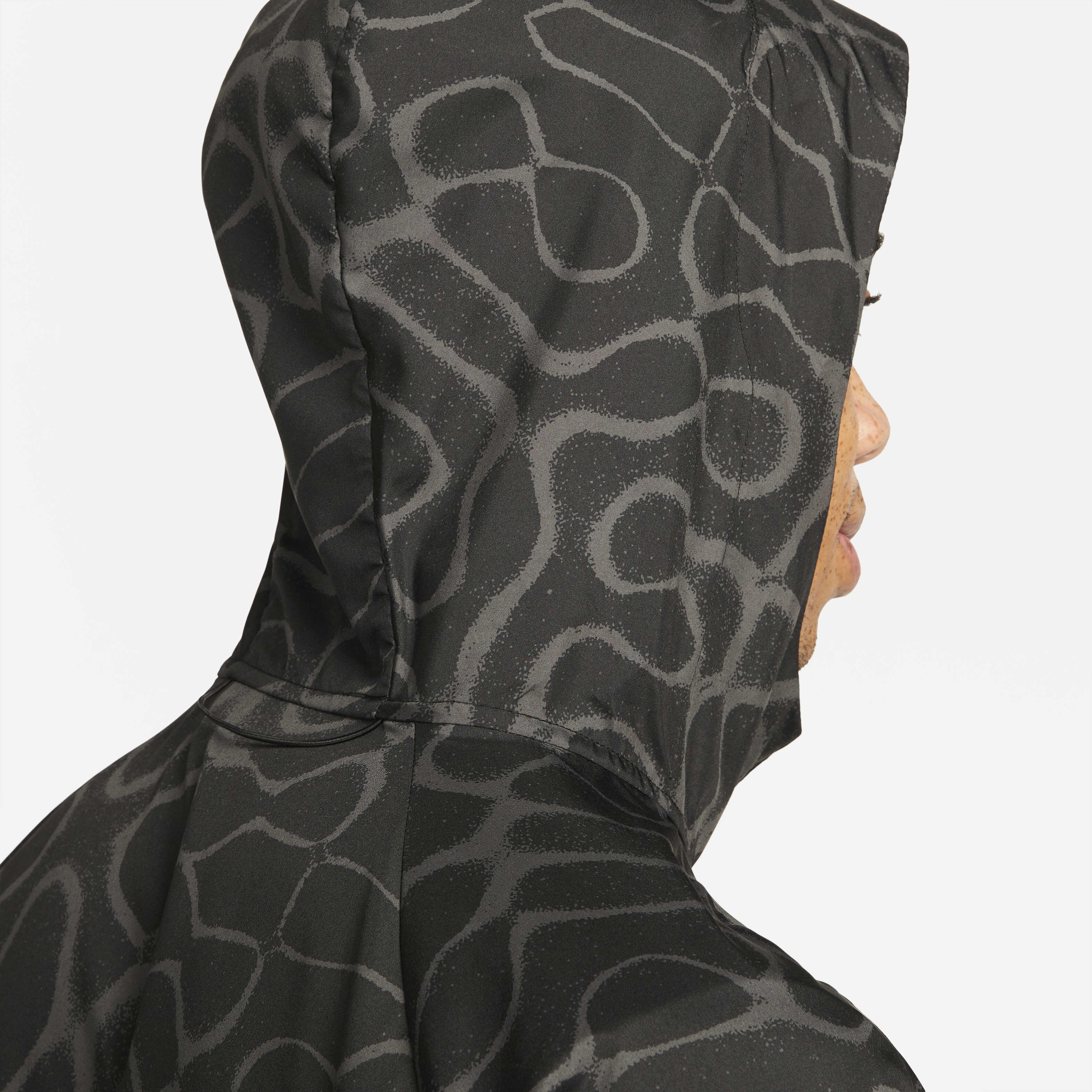 Nike Wild Run Windrunner image number 4