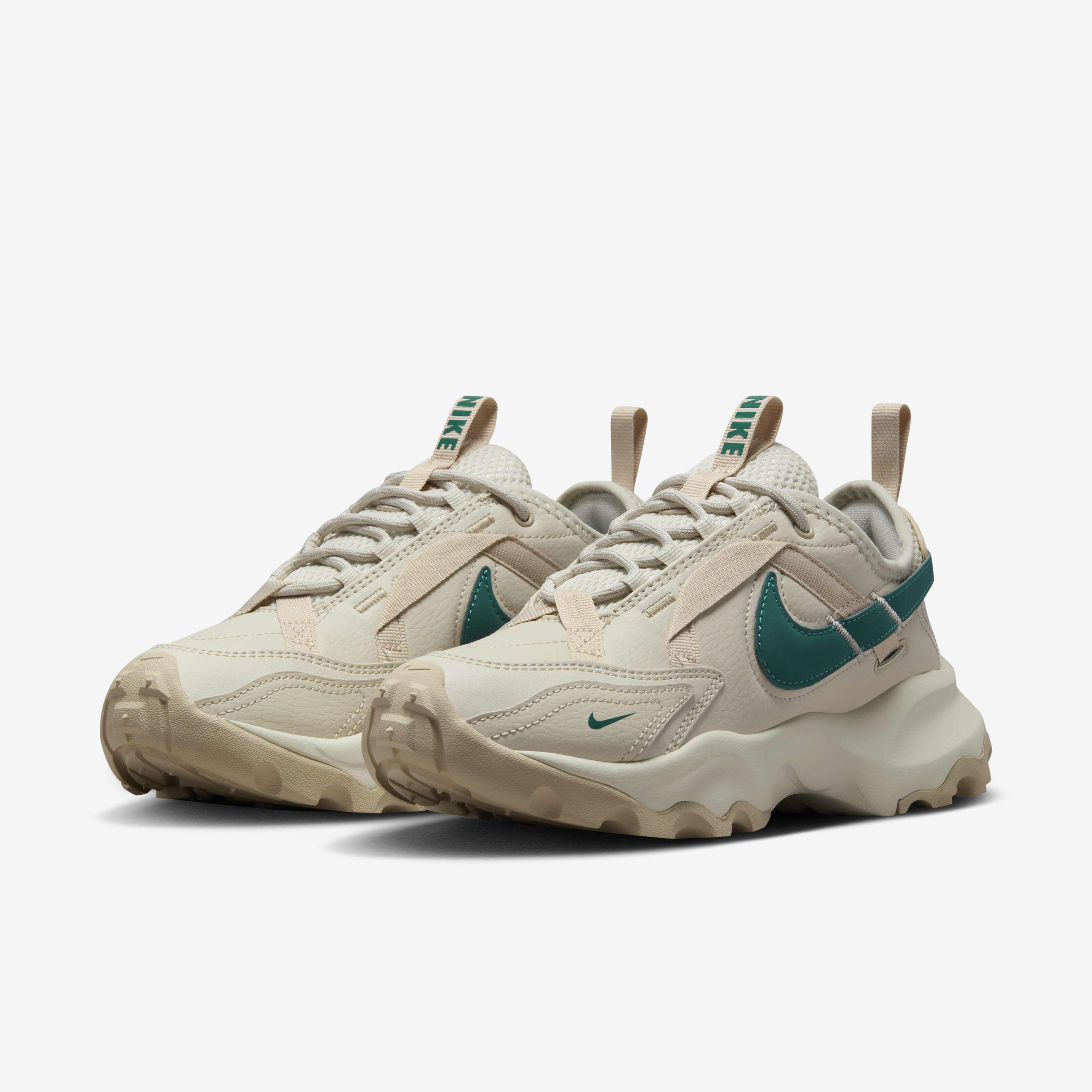 靴 NIKE W TC 7900 01.jpg