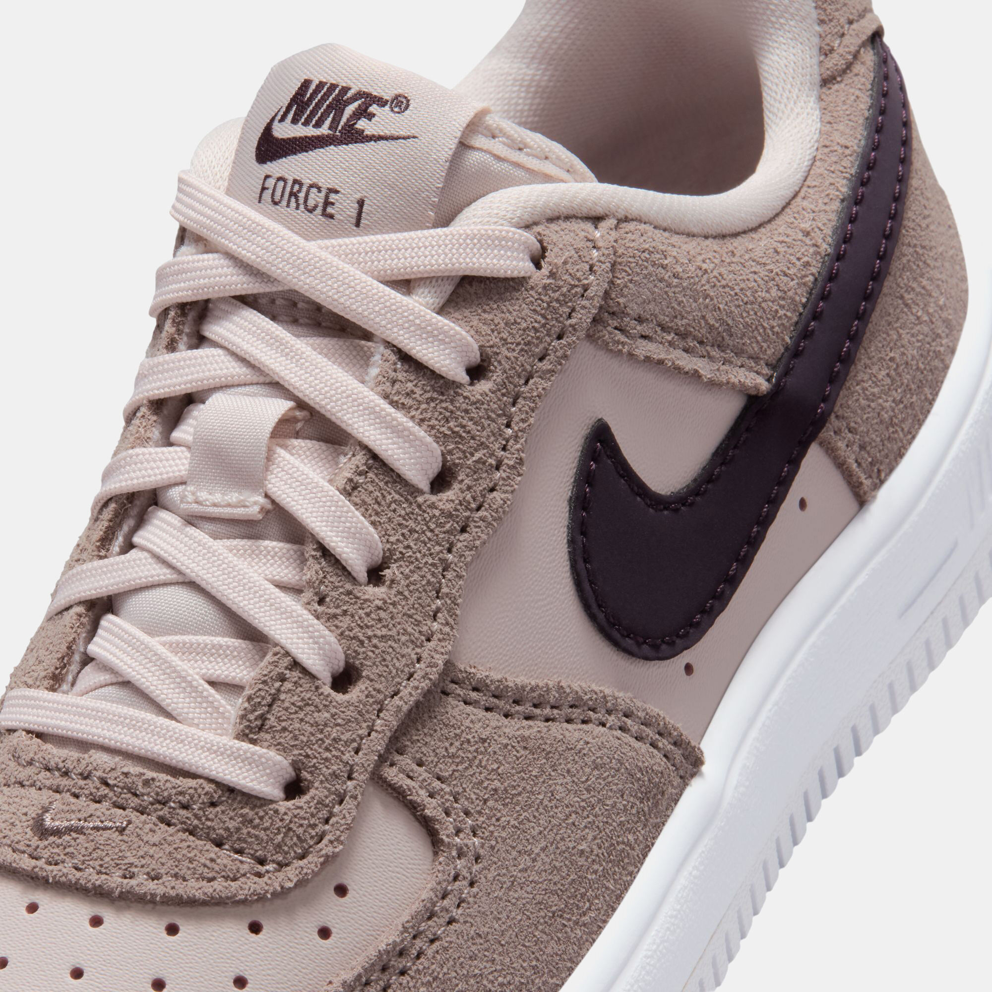Nike Force 1 Low Essential+ image number 8